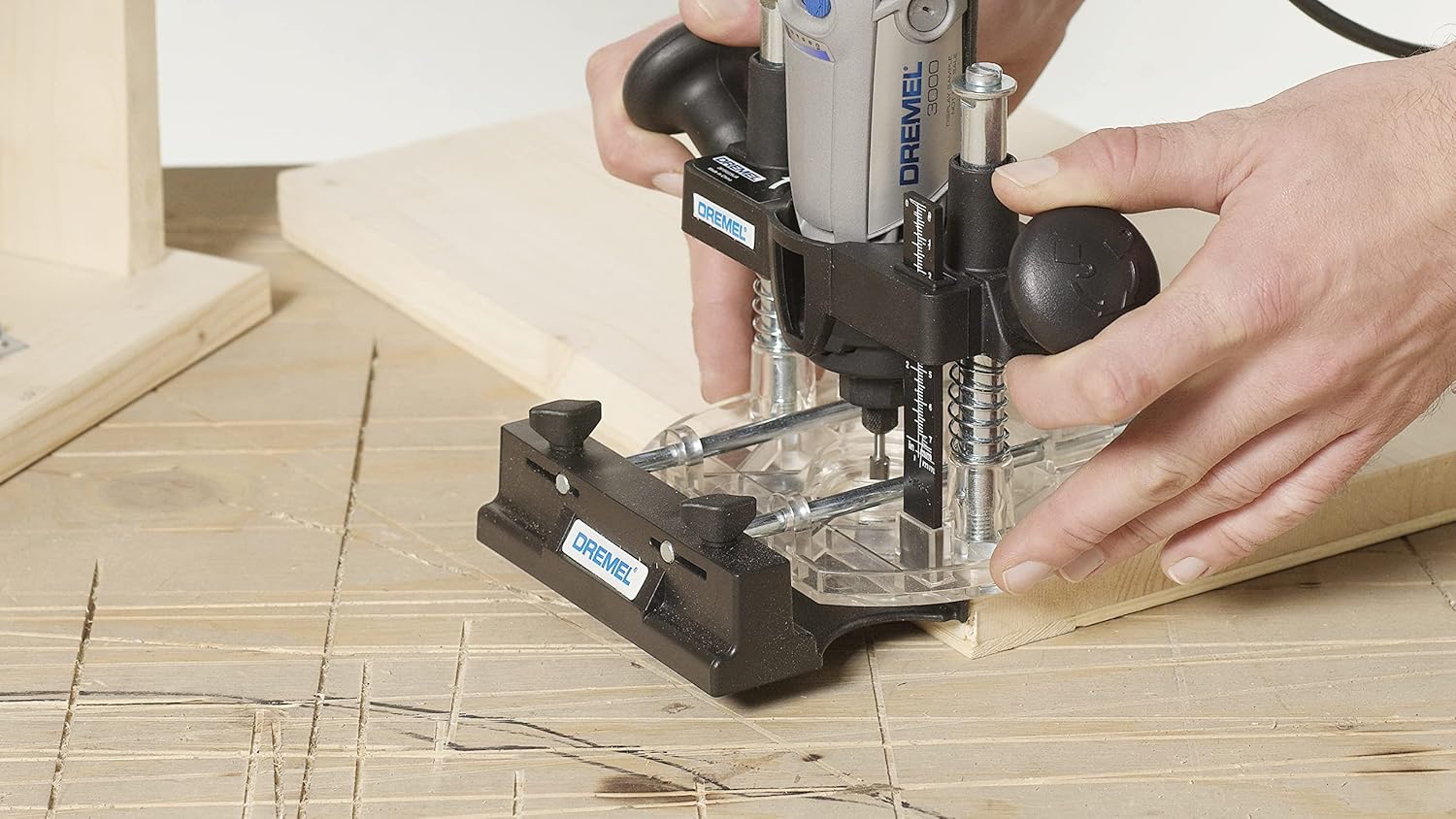 Thumbnail 3 de Dremel 335 Plunge Router: fresatrice per immersione per lavorazioni di precisione con utensili Dremel