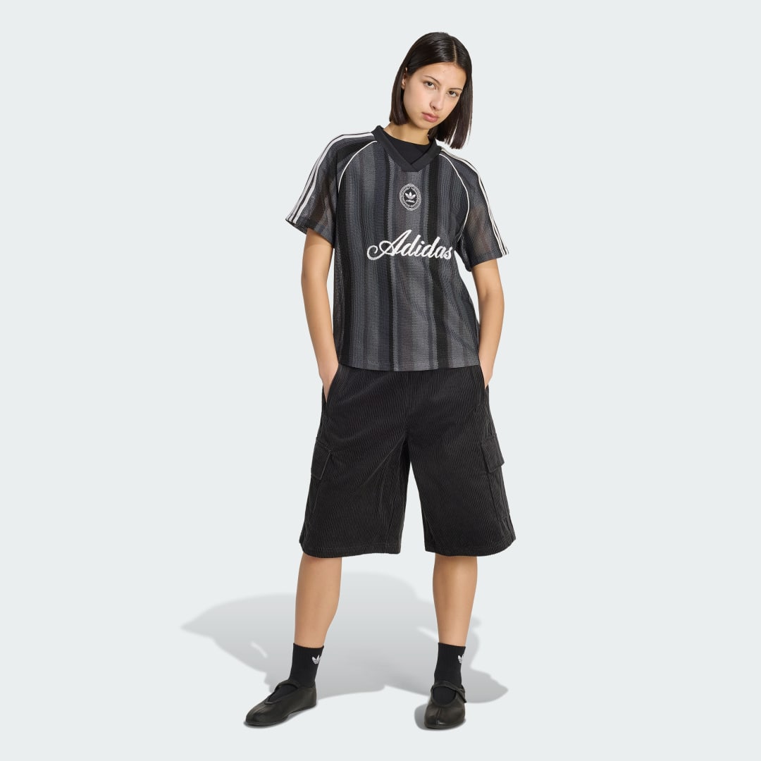 Detalle de Camiseta de gran tamaño Summer Glow de adidas Originals en negro
