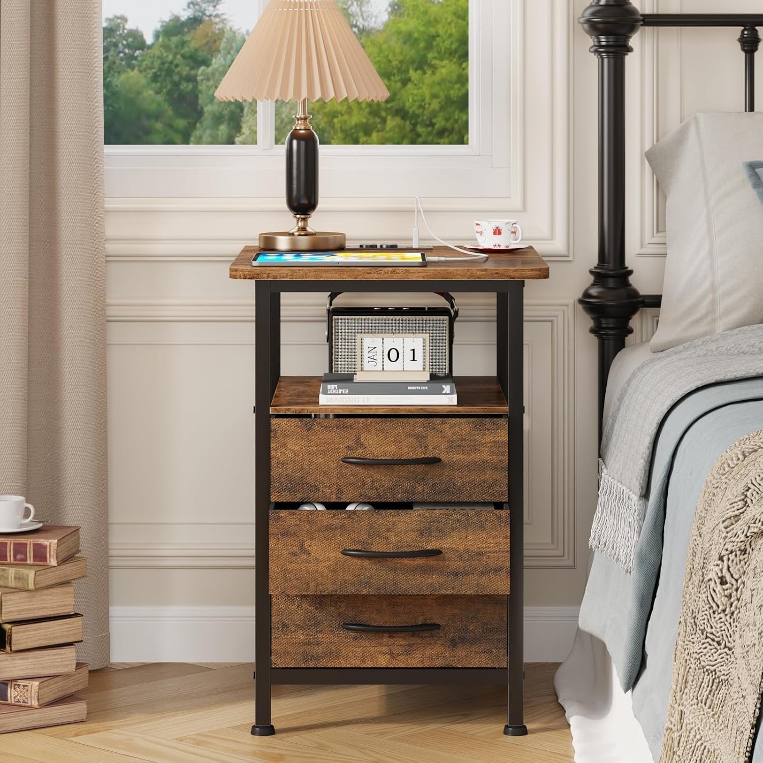 Thumbnail 6 de GYIIYUO Nightstand with 3 Fabric Drawers, Charging Station, Rustic Brown