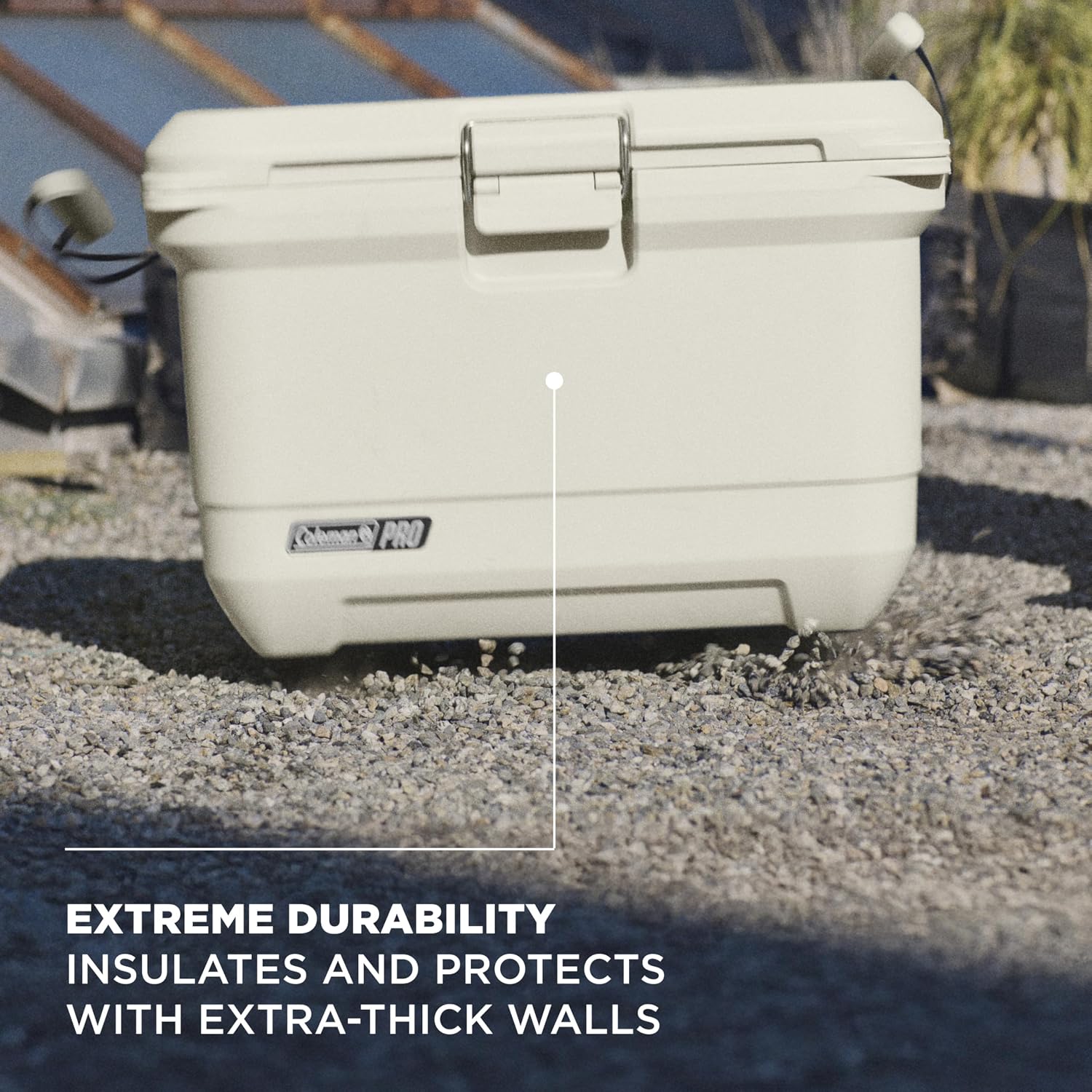 Detalle 2 de Coleman Pro 45-Quart Hard Cooler with Wheels, 74-Can Capacity, Desert Sand