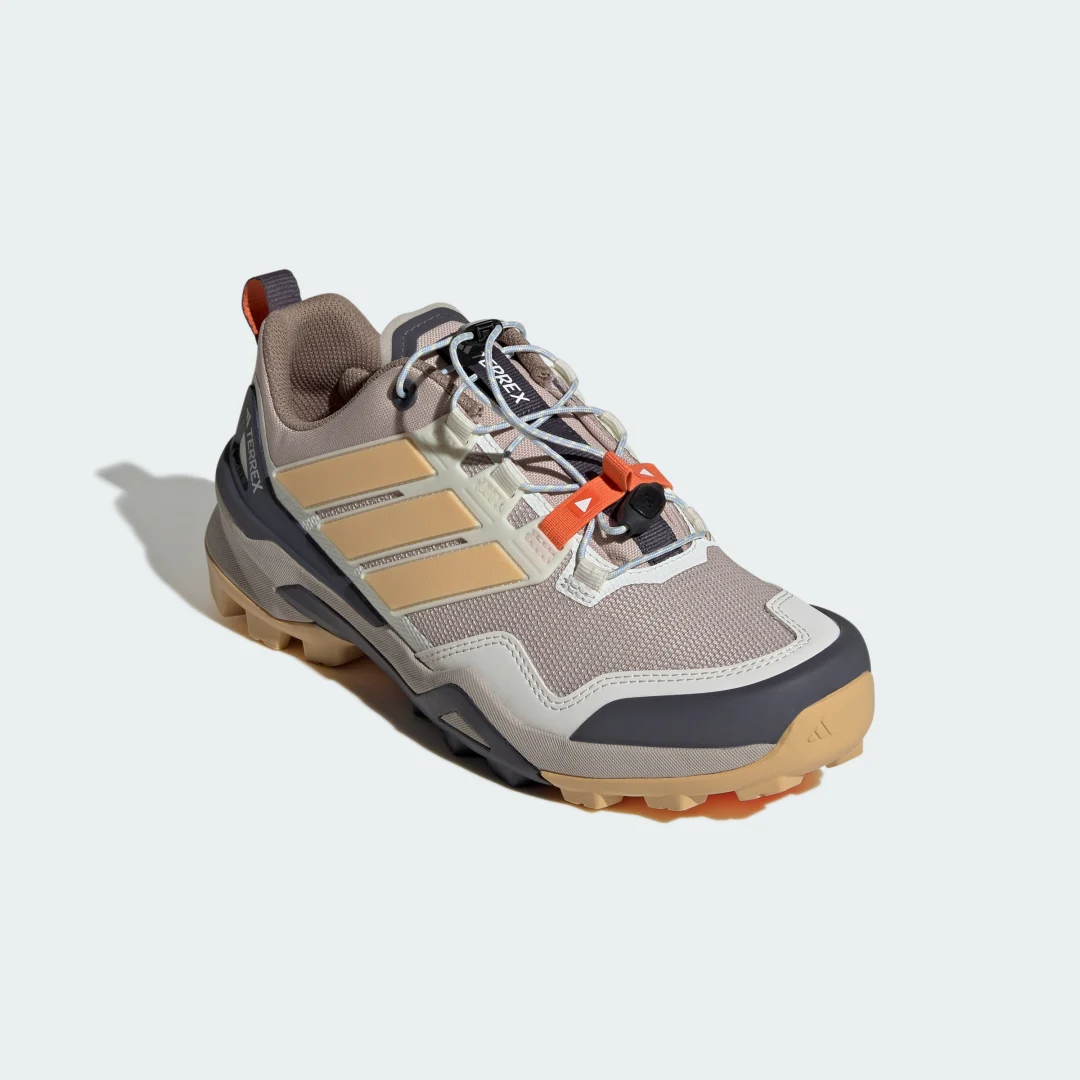 Detalle de Adidas Terrex Skychaser Hiking: Zapatilla de senderismo en marrón para rutas de montaña