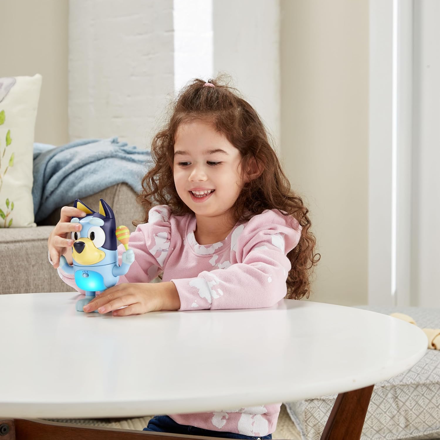 Thumbnail 2 de VTech ¡Muévete con Bluey! Mascota interactiva