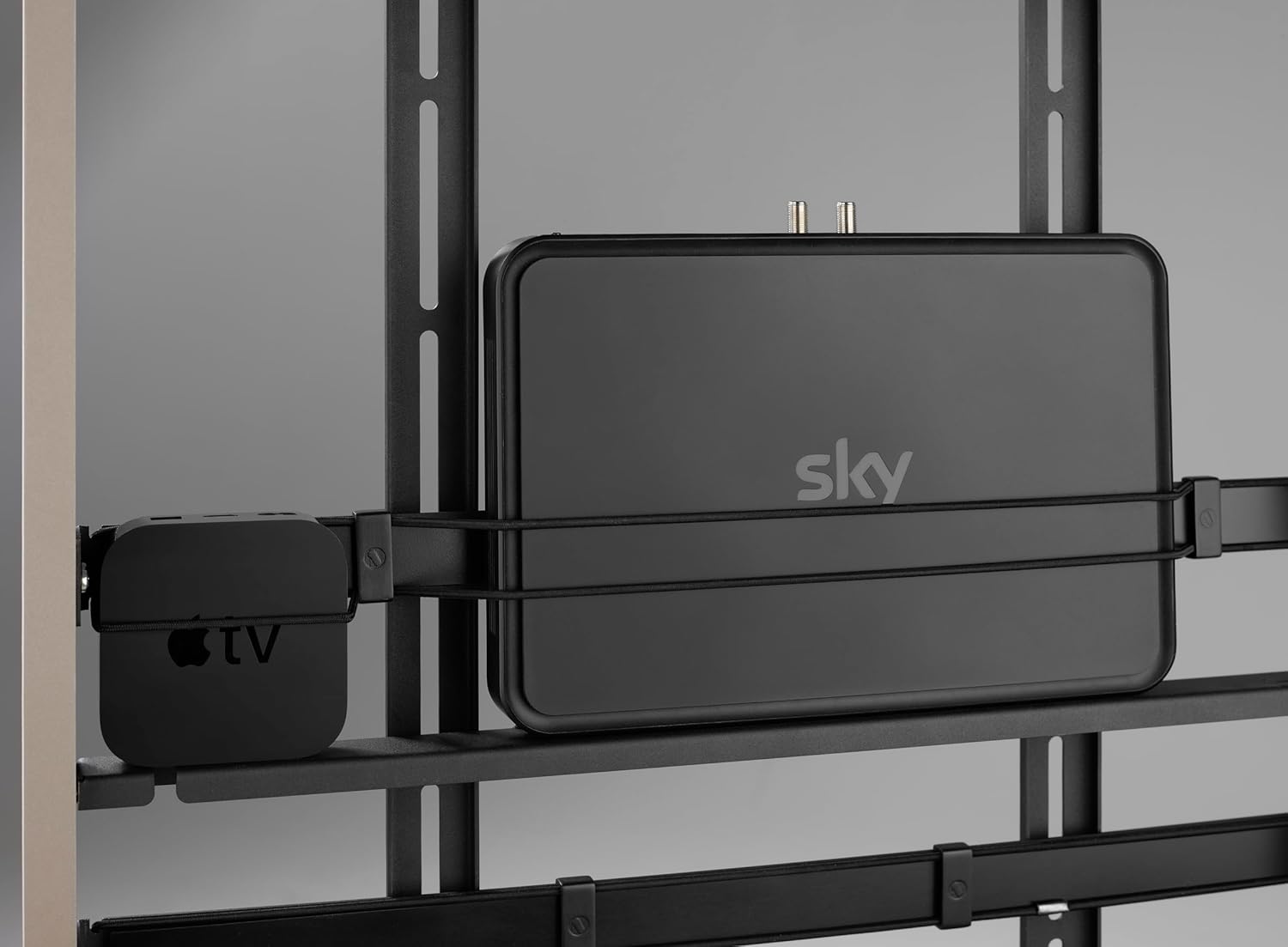 Thumbnail 6 de One For All Support TV Universel Falcon WM7481 (32 à 70 pouces, jusqu’à 50 kg) avec gestion des câbles