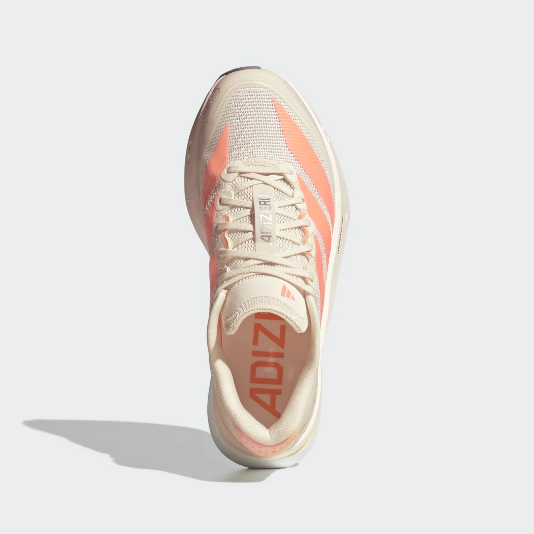 Detalle de Adidas Adizero Boston 13, zapatilla blanca
