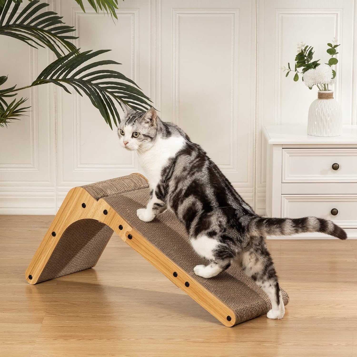 Detalle 1 de Poils bebe PB1-LX-L L-Shaped Cat Scratcher with Corrugated Cardboard, Ball Toy & Catnip