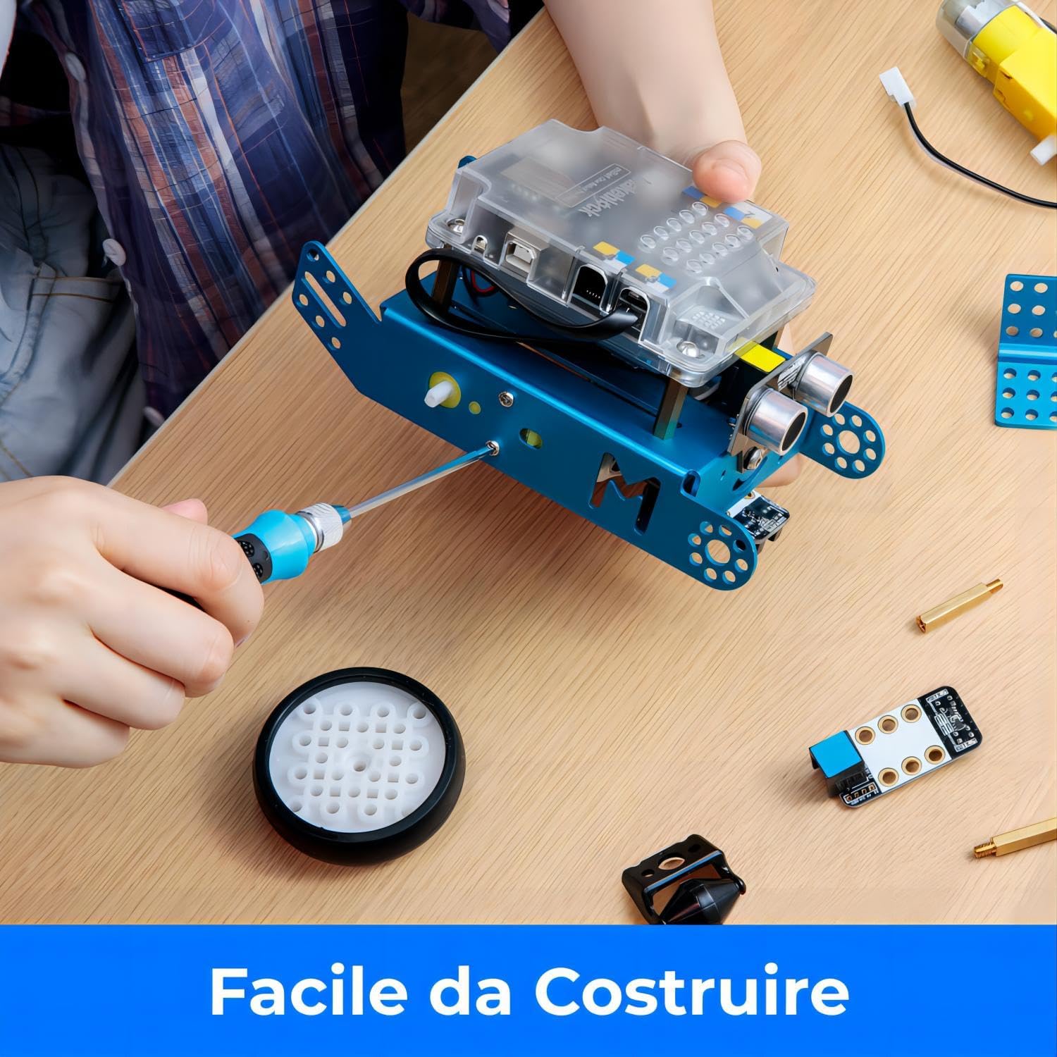 Detalle 1 de Makeblock mBot Bluetooth con dongle: kit robot STEM programmabile a blocchi