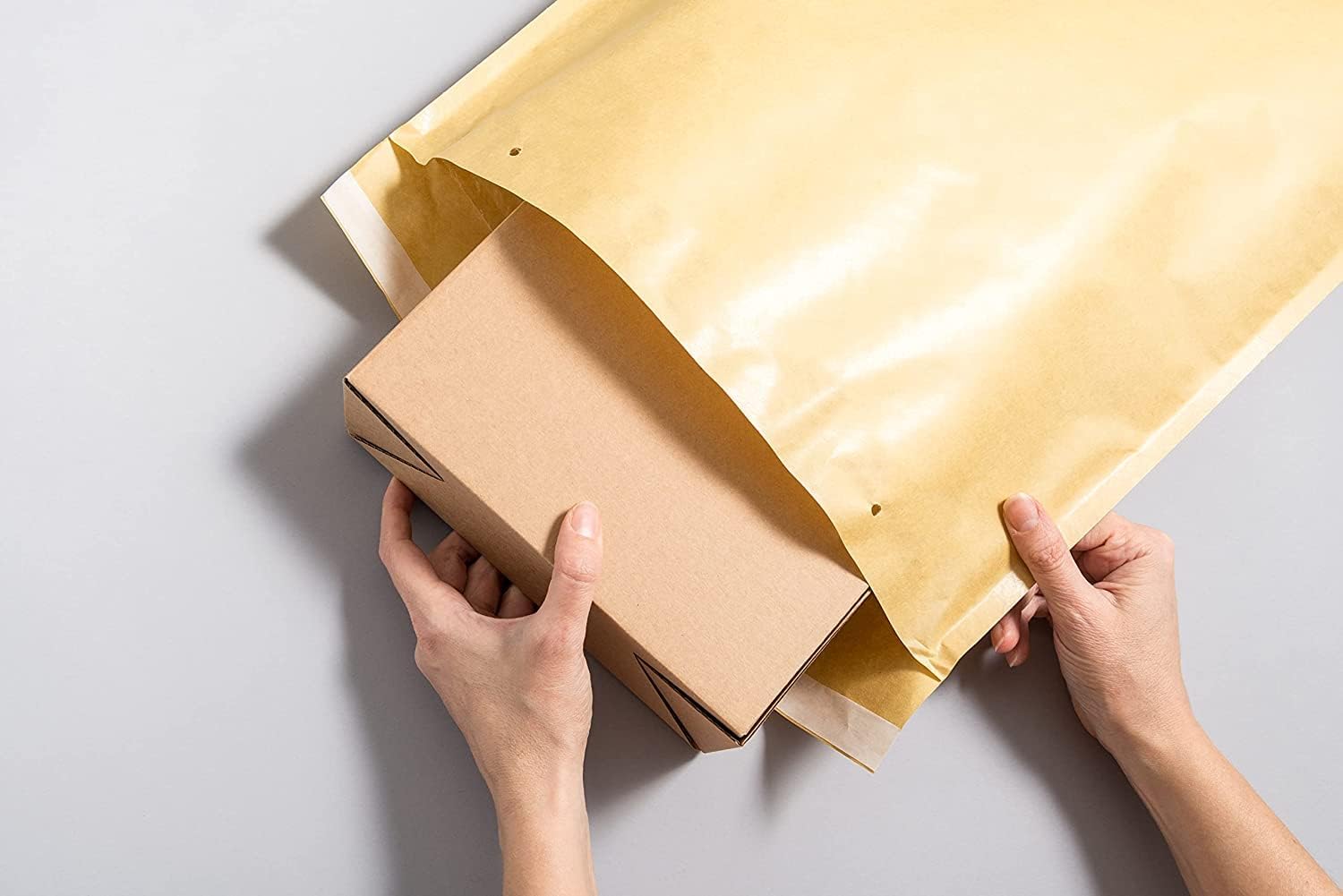 Thumbnail 1 de Enveloppes rembourrées Ofituria en papier bulle – kraft marron, auto-adhésives, 220 x 265 mm (20 pièces)