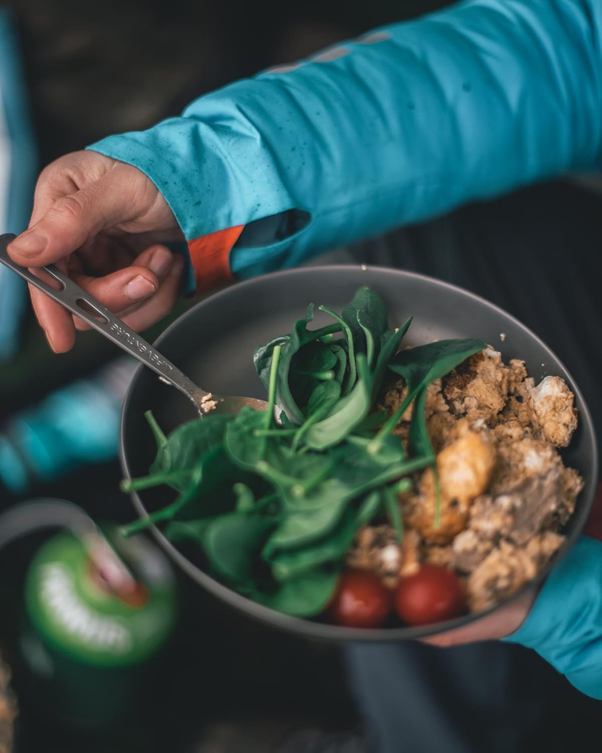 Detalle de Lifeventure Titanium Plate with Raised Sides – Ultra Lightweight Plate for Camping and Travel