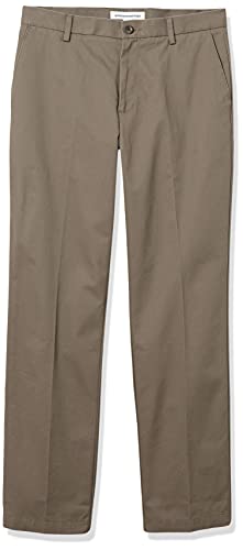 Thumbnail 9 de Amazon Essentials Men's Classic-Fit Wrinkle-Resistant Chino Trouser, Dark Brown, 34W / 29L