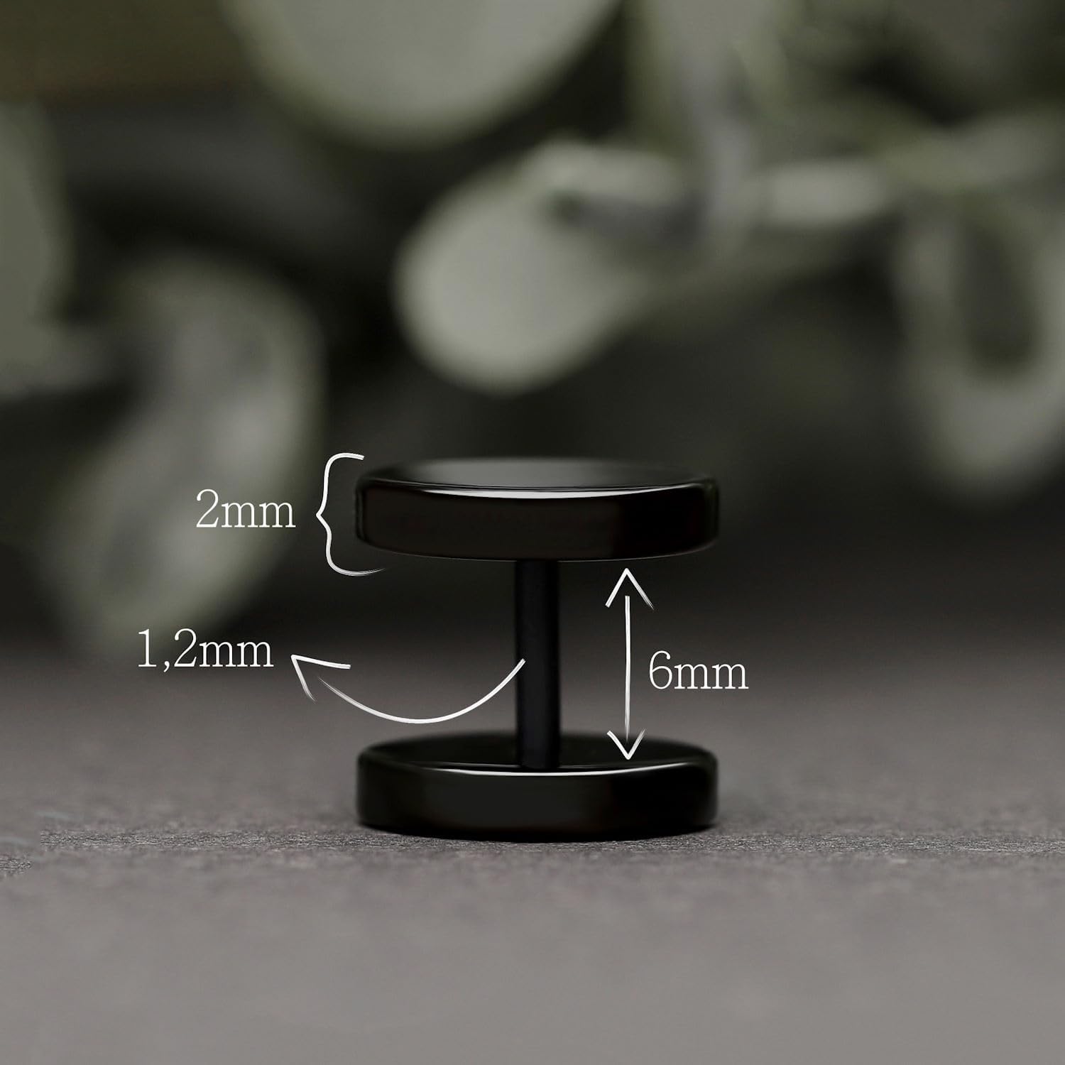 Detalle de Treuheld® Fake Plug Ohrstecker aus Titan – Schwarz, 6 Größen