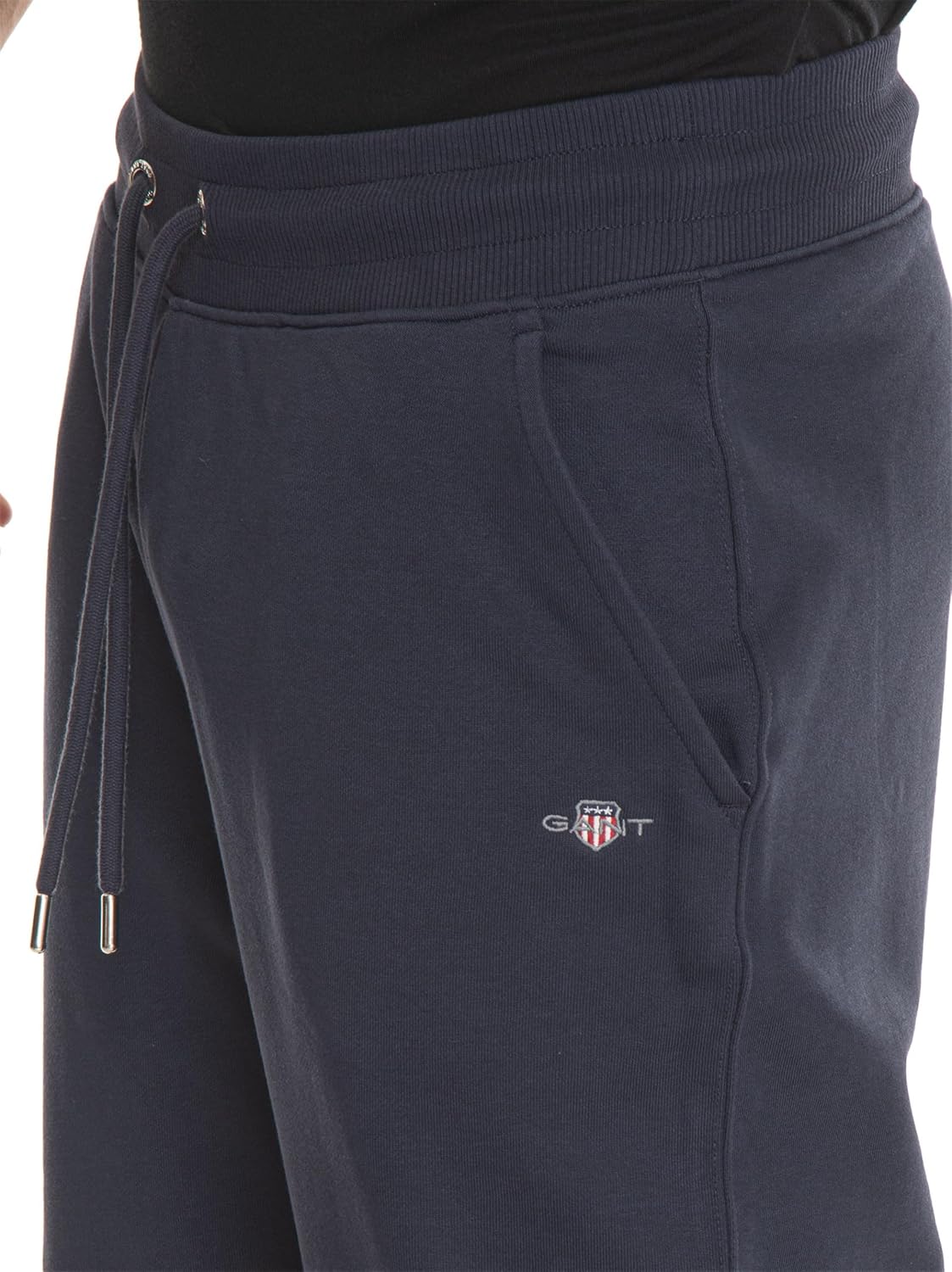 Detalle de GANT Reg Shield Sweatpants: Pantaloni eleganti da uomo, leggeri e sostenibili