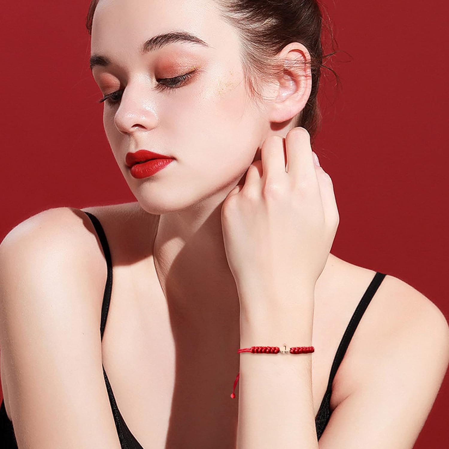 Thumbnail 3 de Initial E Heart Charm Bracelet – Red Adjustable Rope Bracelet for Women, Men & Teens