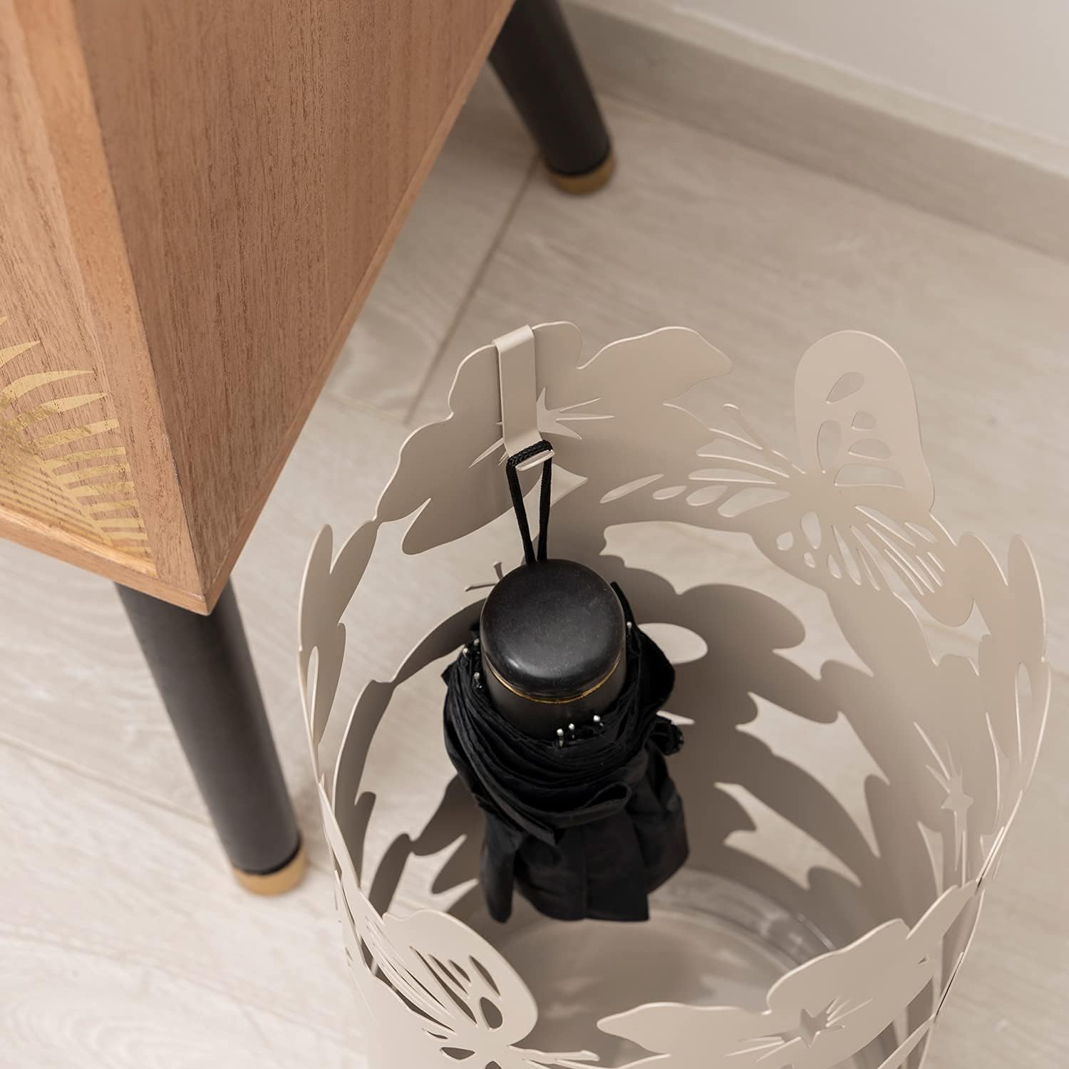 Detalle de Baroni Home Portaombrelli Design Moderno Flowers – 2 ganci, vaschetta rimovibile, 19x19x49 cm, Tortora