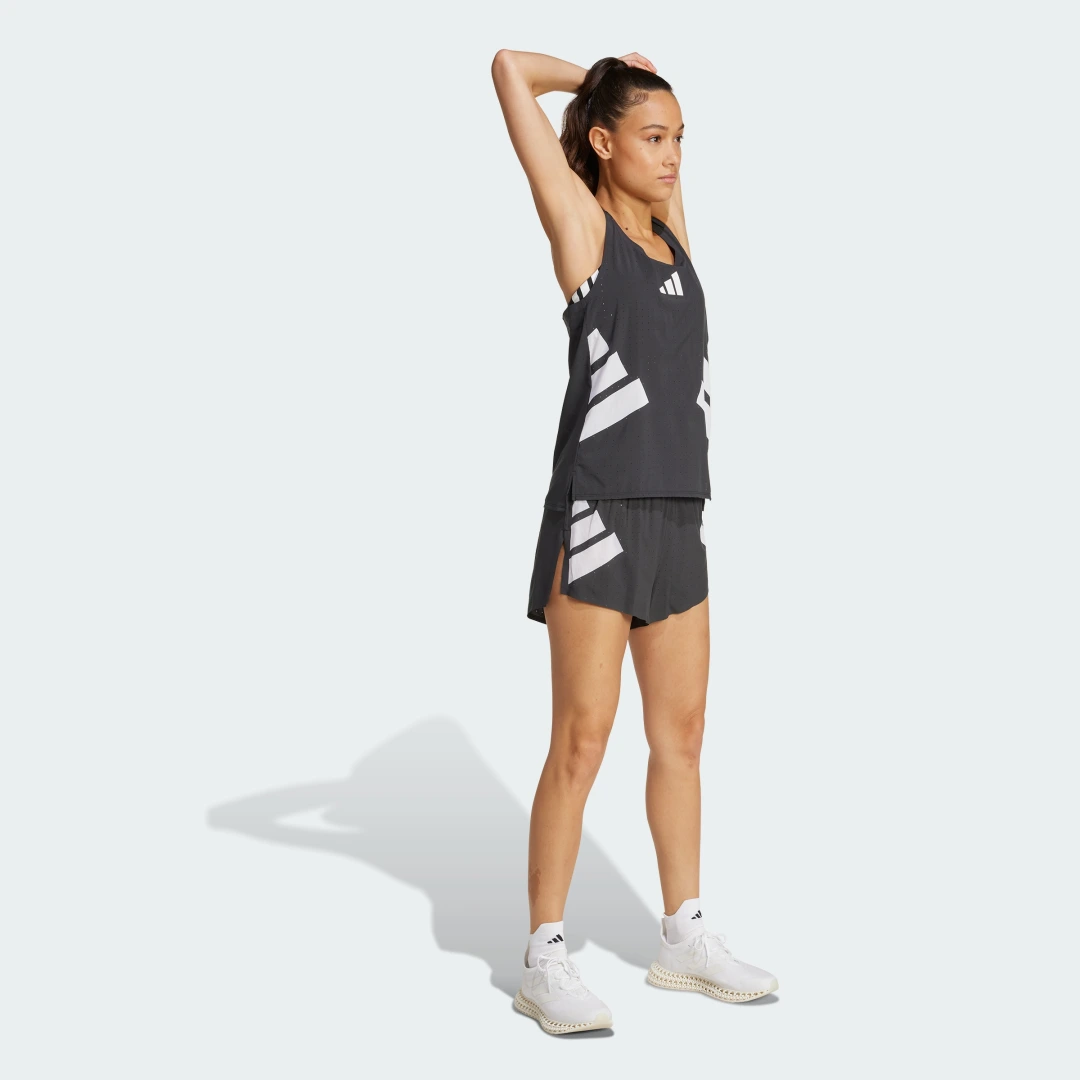 Detalle de Camiseta sin mangas Adidas Adizero Road to Records (Negro) – ligera y pensada para entrenos intensos