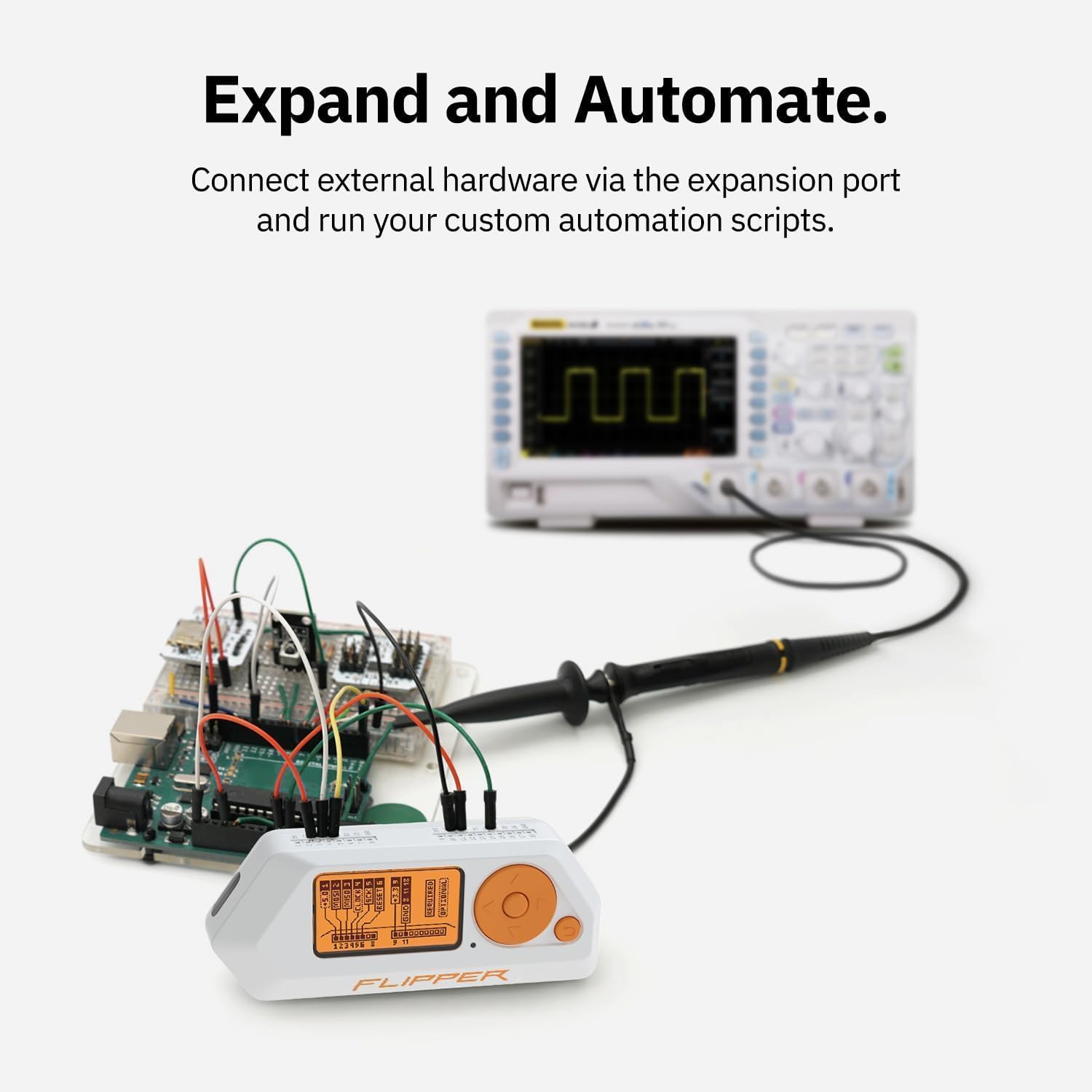 Detalle 2 de Flipper Zero portable multi-tool device (white) – open-source, RFID/NFC, IR remote and wireless signal explorer