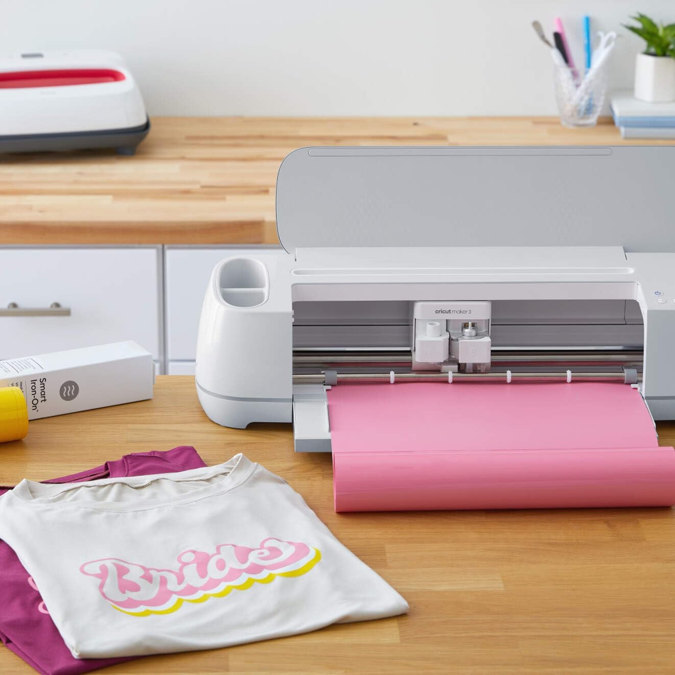 Thumbnail 2 de Cricut Smart Iron-On Red 33 cm x 2,7 m