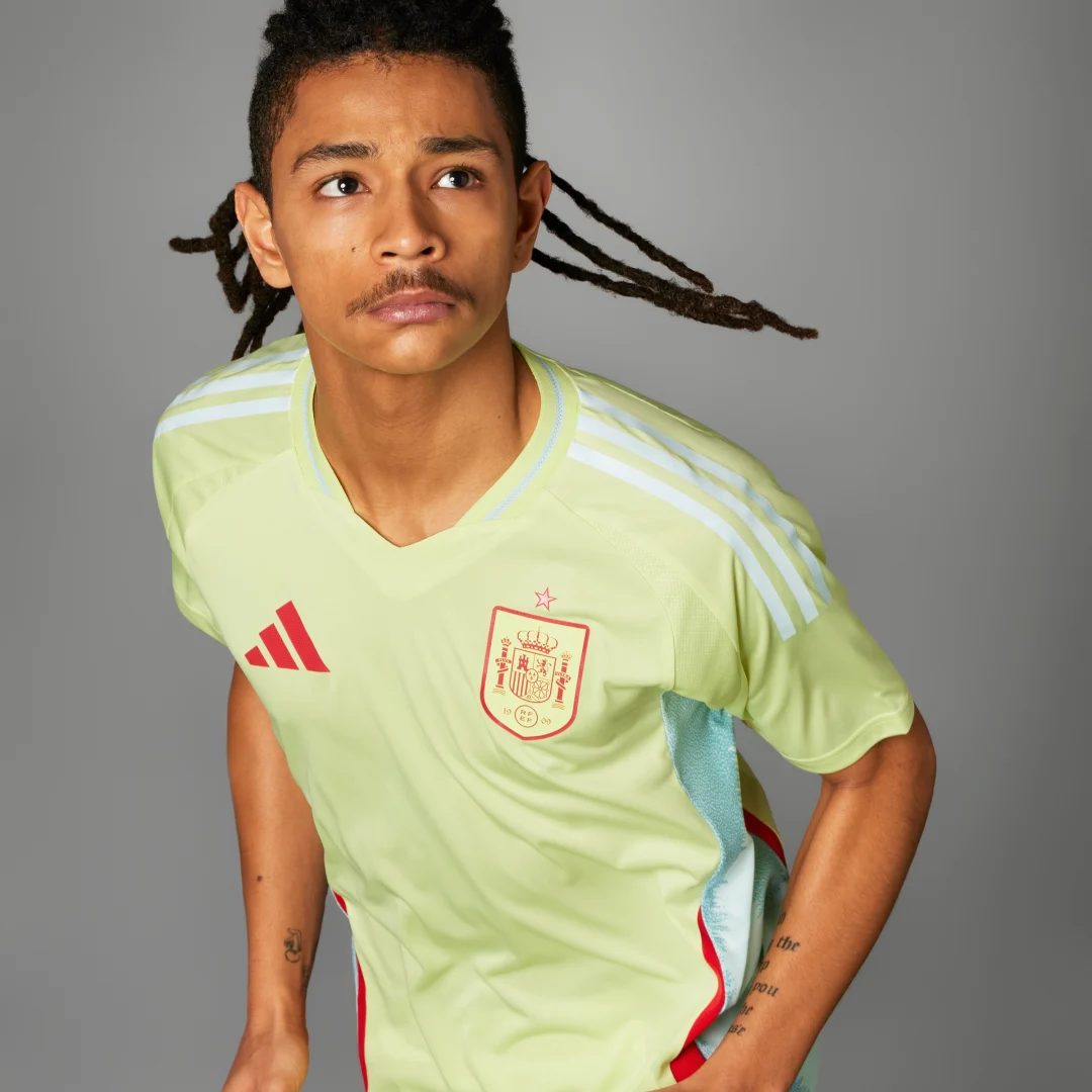 Detalle de Camiseta segunda equipación España 2024 Authentic de Adidas – Amarillo