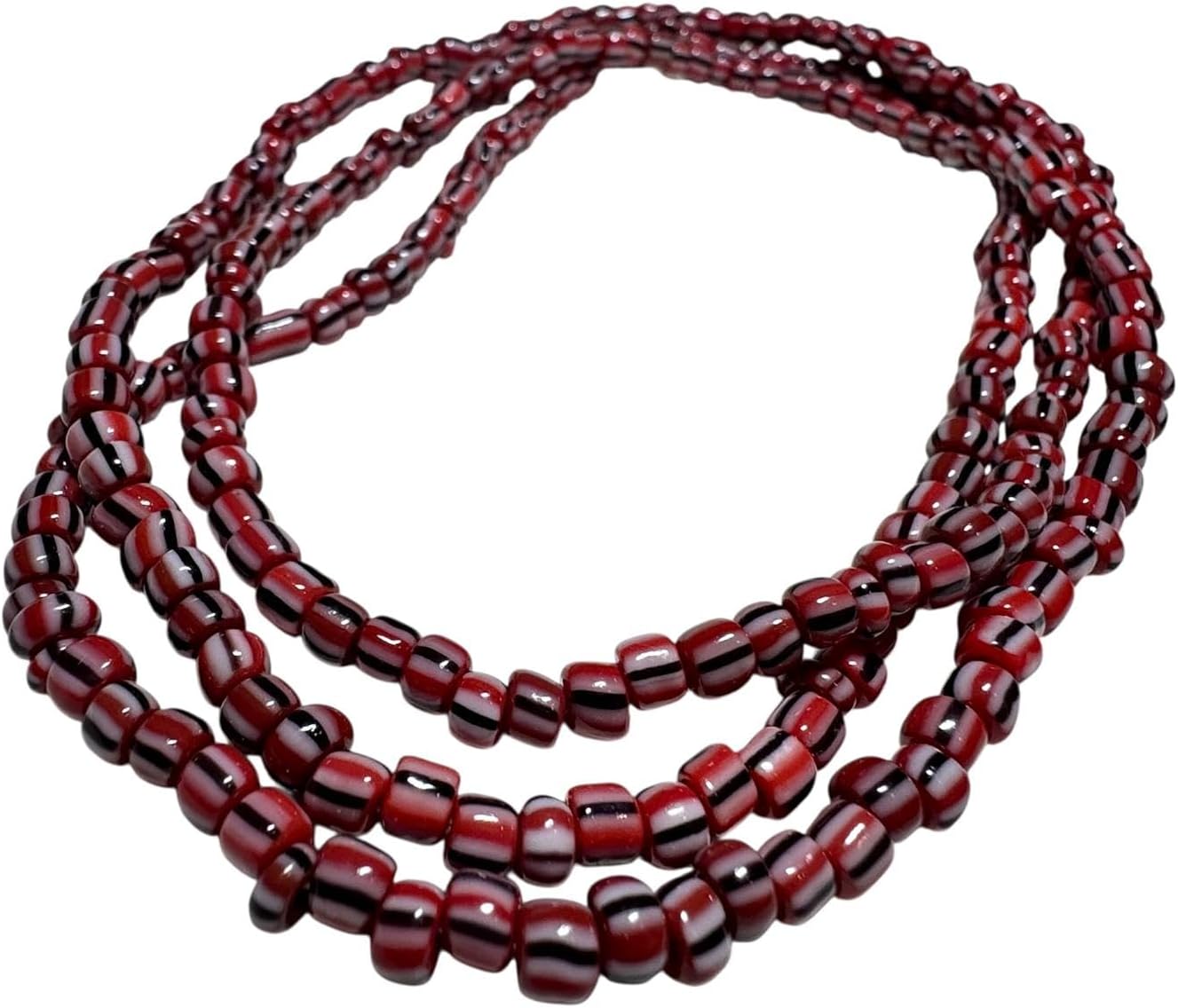 Detalle 2 de Collar Eleke de Oyá (orisha yoruba) hecho a mano por Yoruba Creations