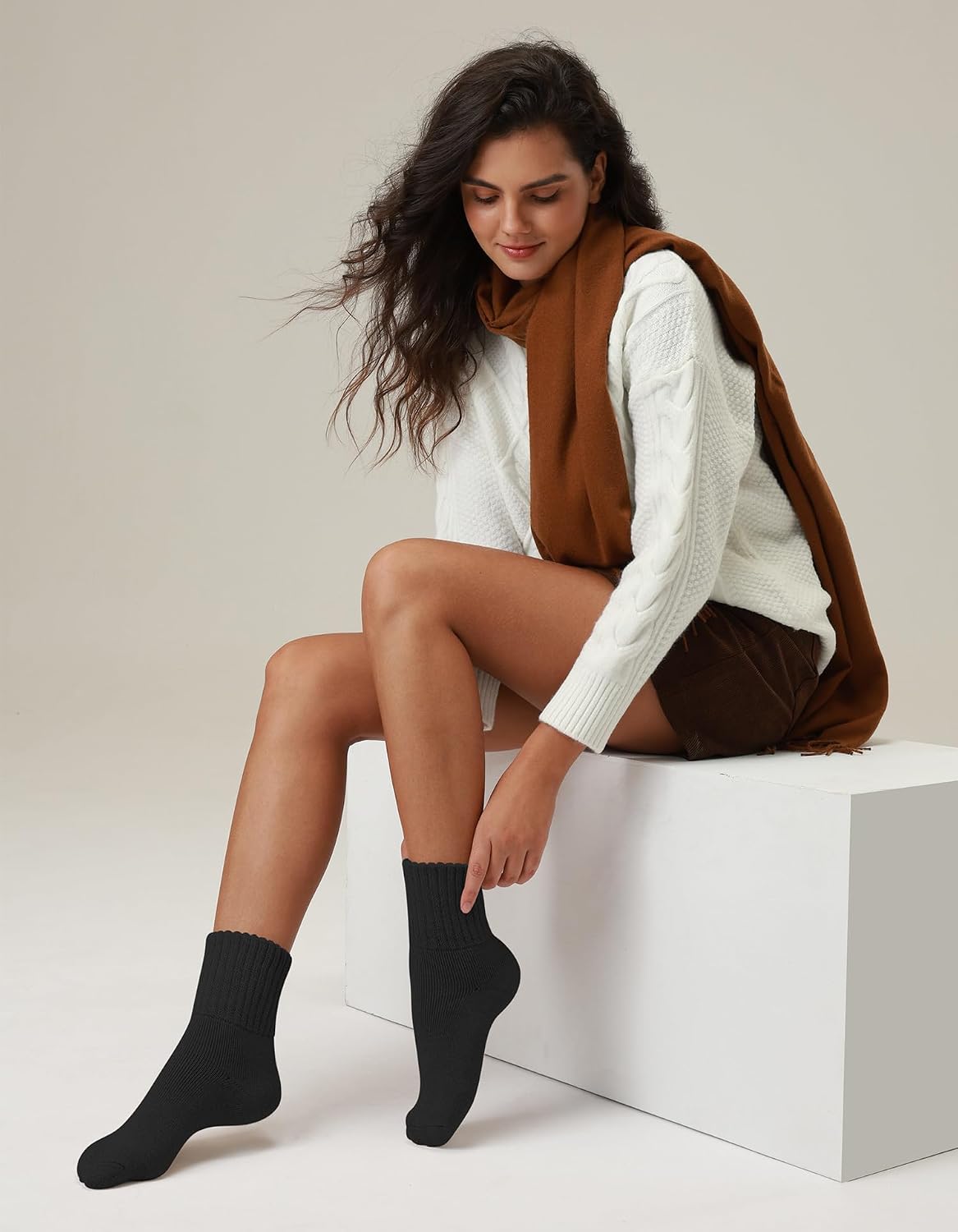 Detalle 1 de CLOSEMATE Women's Winter Boot Socks, 3 Pairs, Cushioned Crew Length