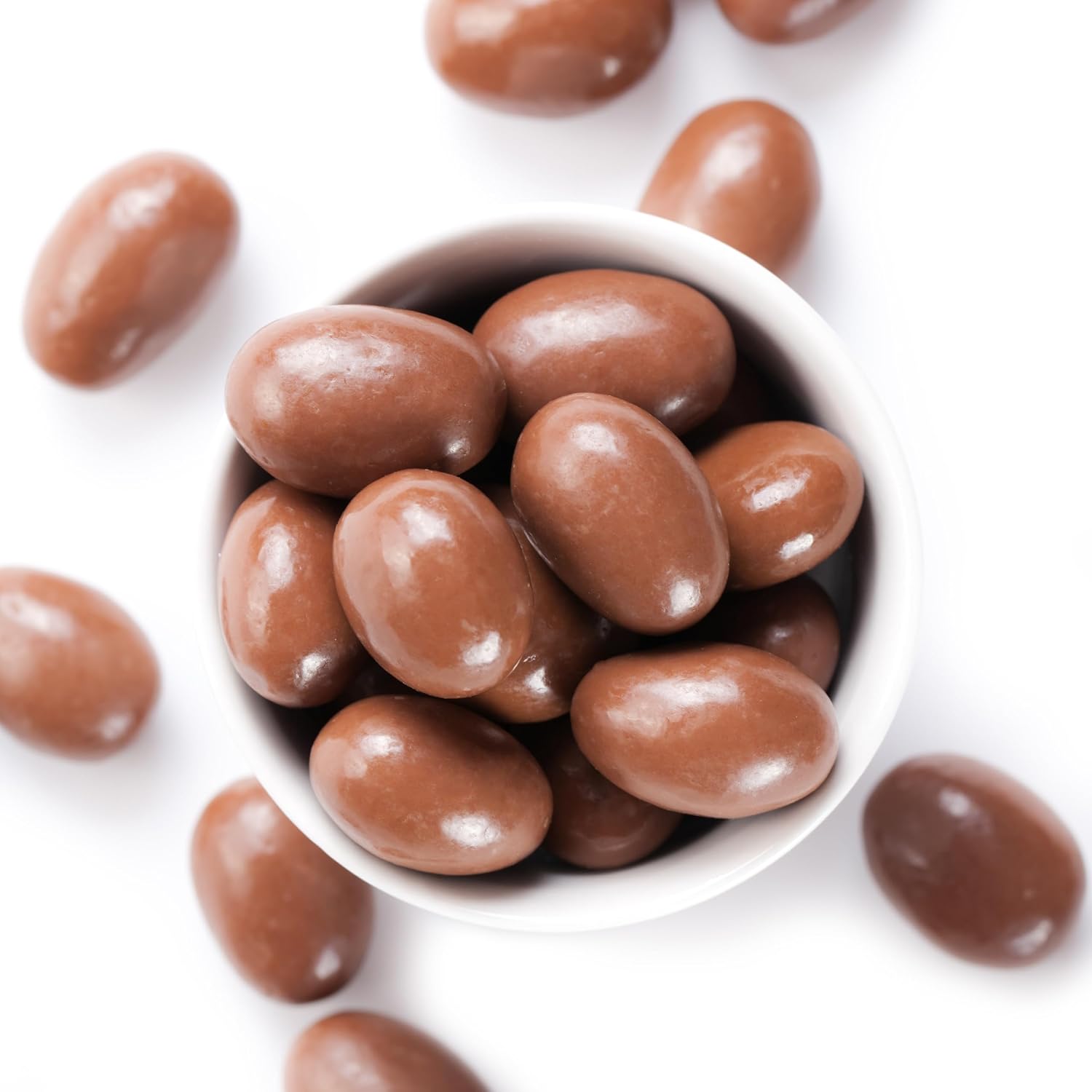 Detalle 2 de Yupik Milk Chocolate-Covered Almonds, 2.2 lb