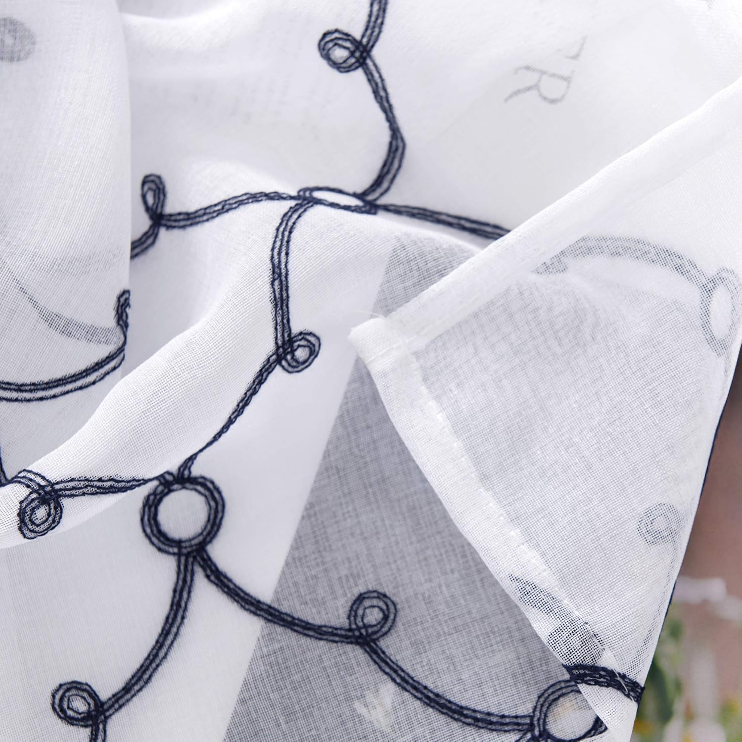 Thumbnail 5 de Deconovo navy blue eyelet faux linen voile curtains with diamond embroidery (55 x 69 drop, 1 pair)