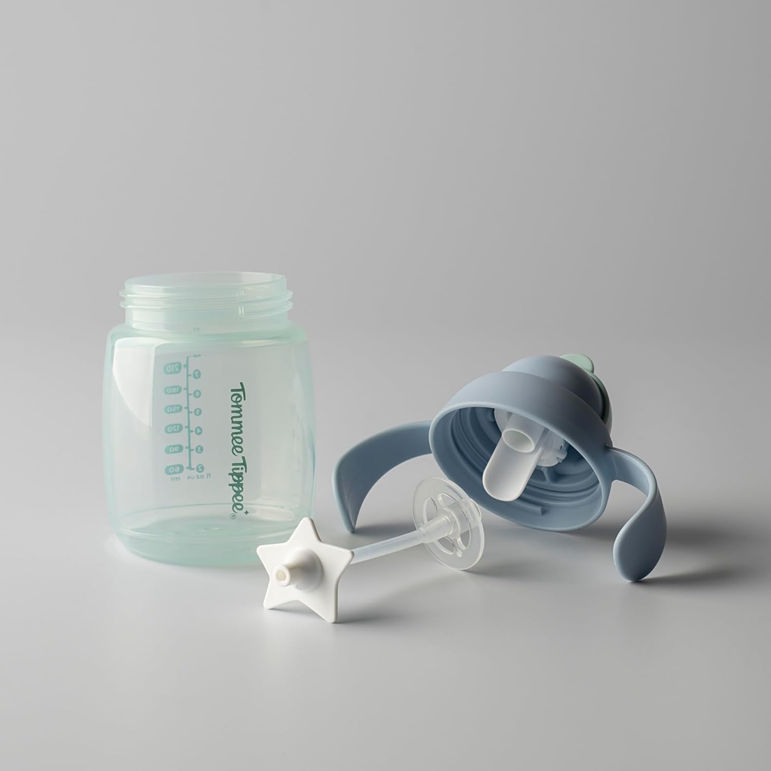 Detalle 2 de Tommee Tippee Trainer Straw Cup 240ml