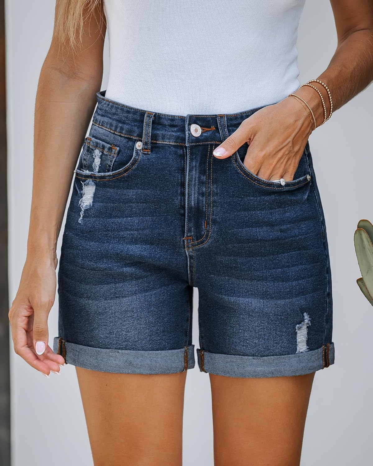 Thumbnail 1 de LookbookStore Women’s Stretchy High-Waisted Ripped Denim Shorts with Pockets (5.5 in inseam)