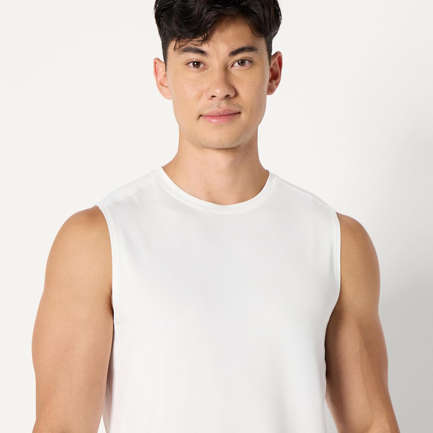 Detalle de Amazon Essentials Men's Active Quick Dry Tech Stretch Lightweight Sleeveless Muscle Shirt