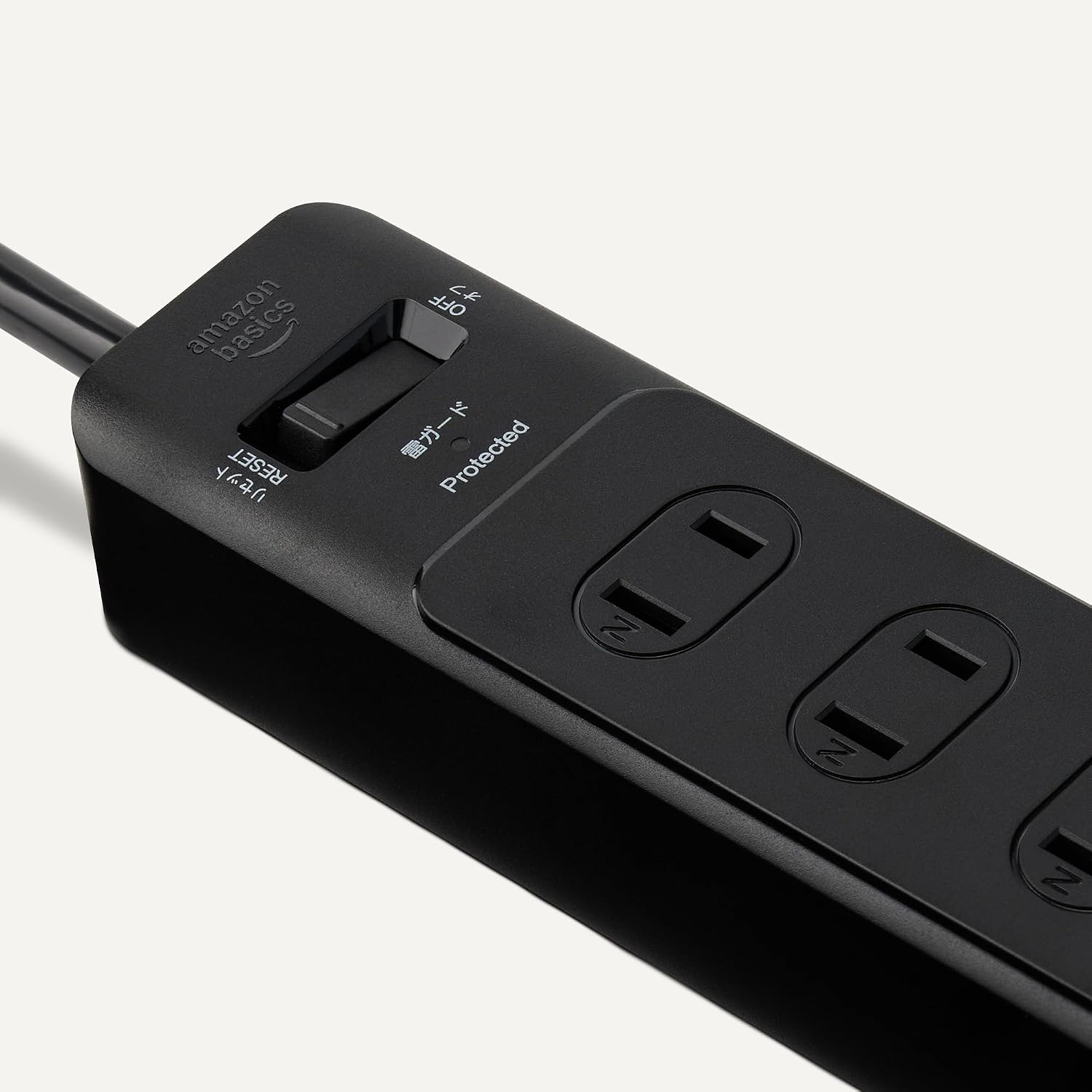 Detalle de Amazonベーシック AC-9JBX-D01 電源タップ 9個口・1.8m、790ジュール雷ガード