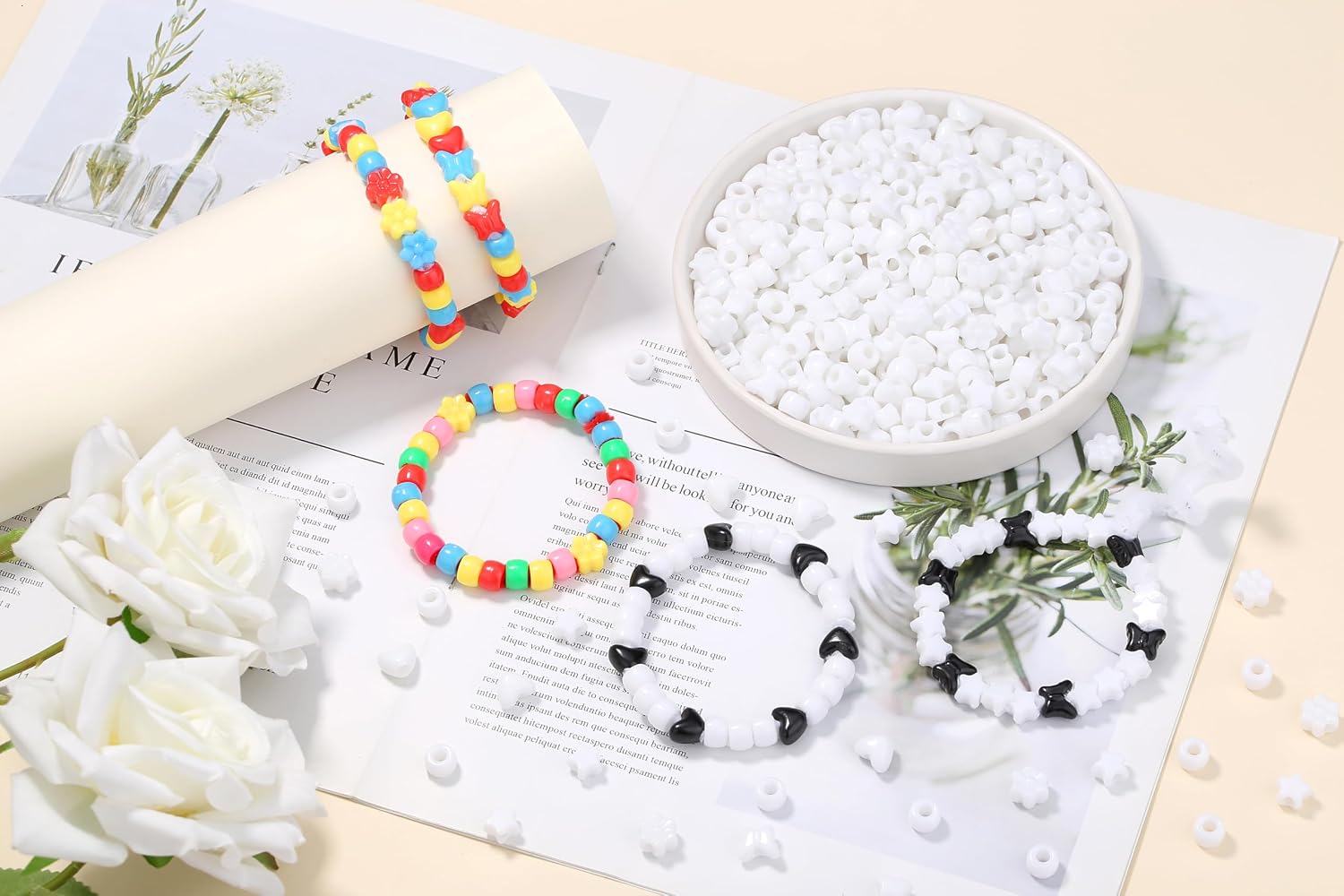 Thumbnail 3 de Sahoottie 500 Stück Weiße Pony Beads – Sterne, Herzen, Blumen, Schmetterlinge und mehr