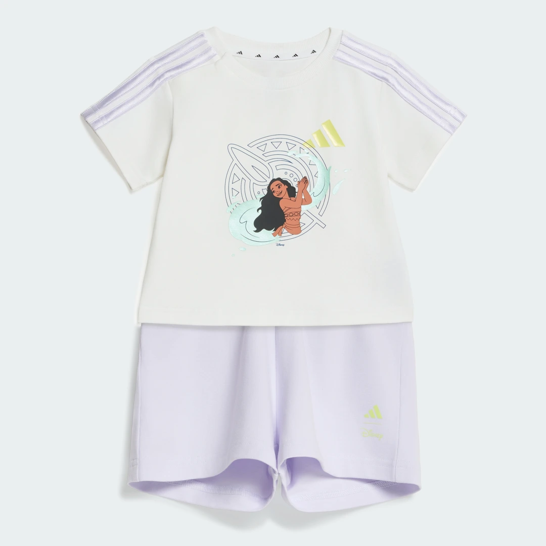 Detalle de Adidas conjunto con camiseta Disney