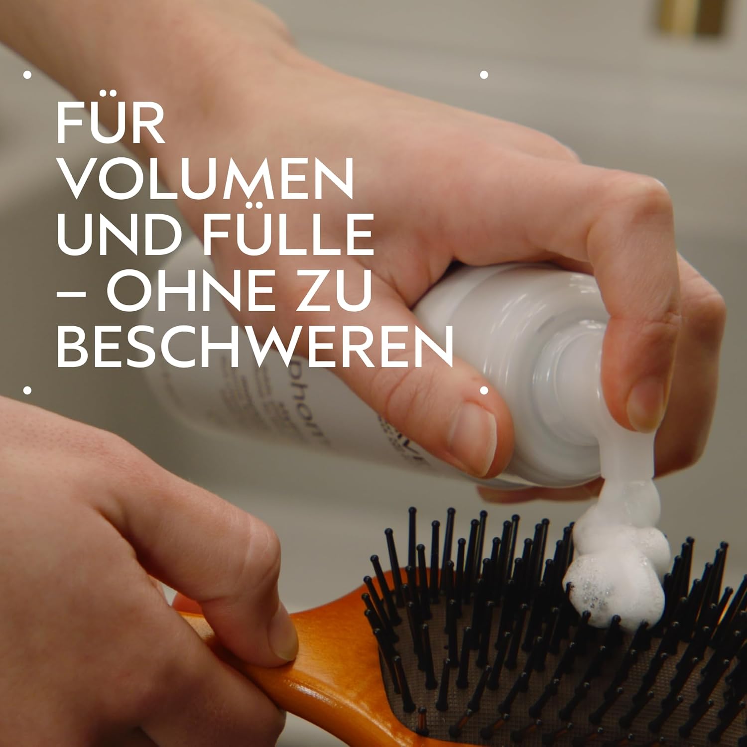 Detalle 2 de Aveda Phomollient Styling Foam – Leichter Schaumfestiger für feines bis mittleres Haar (200 ml)