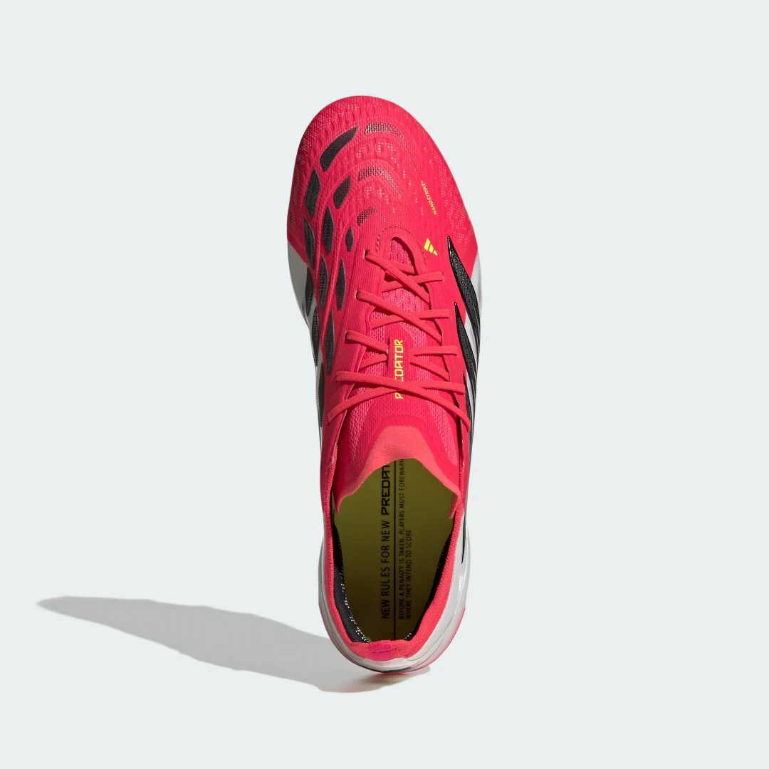 Detalle de Bota de fútbol Predator Elite para césped artificial de Adidas (rojo)