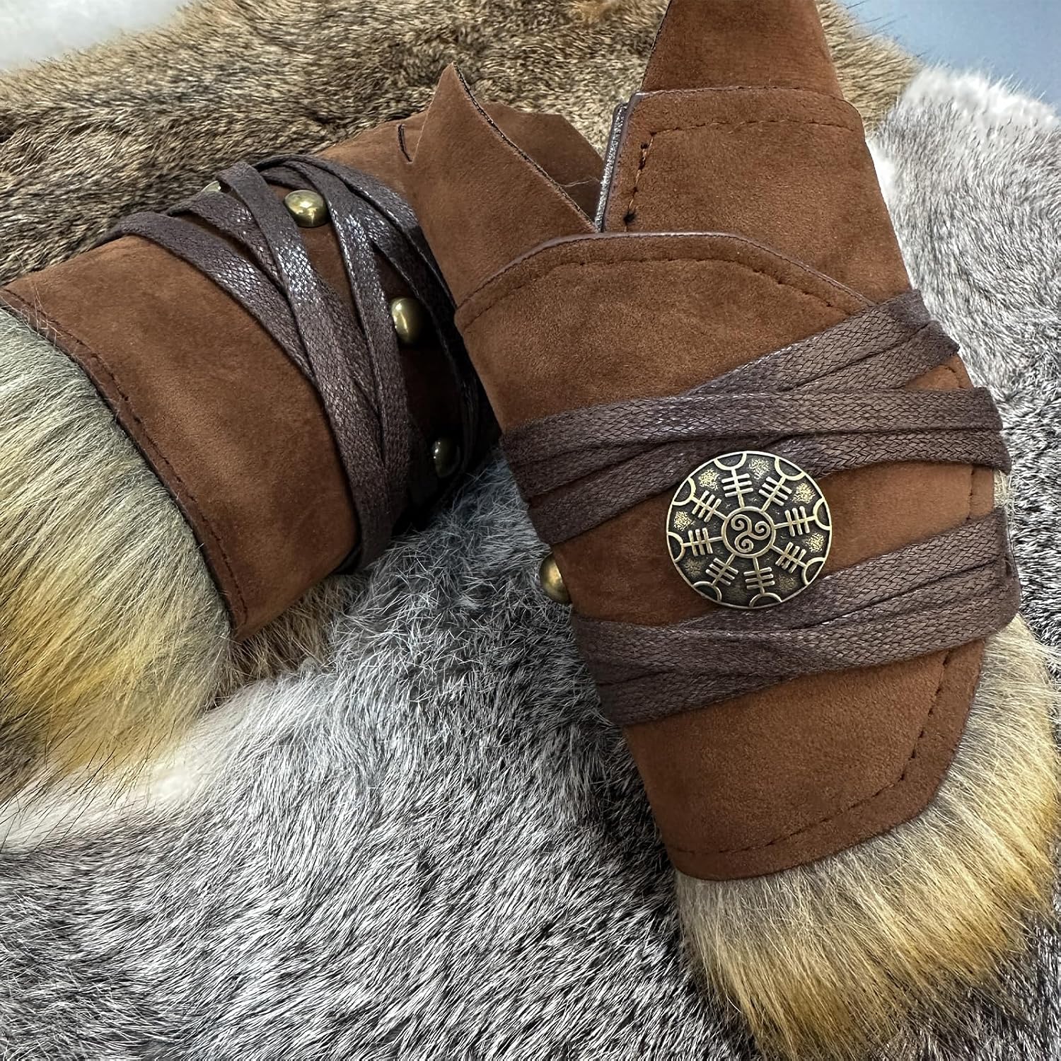 Thumbnail 3 de HiiFeuer Medieval Suede Arm Wraps