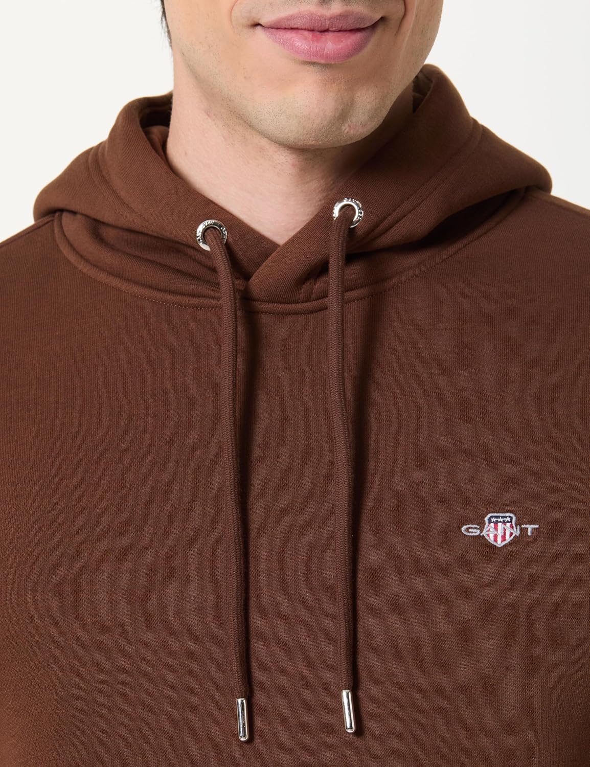 Detalle 2 de GANT Reg Shield Hoodie Sudadera con Capucha Hombre