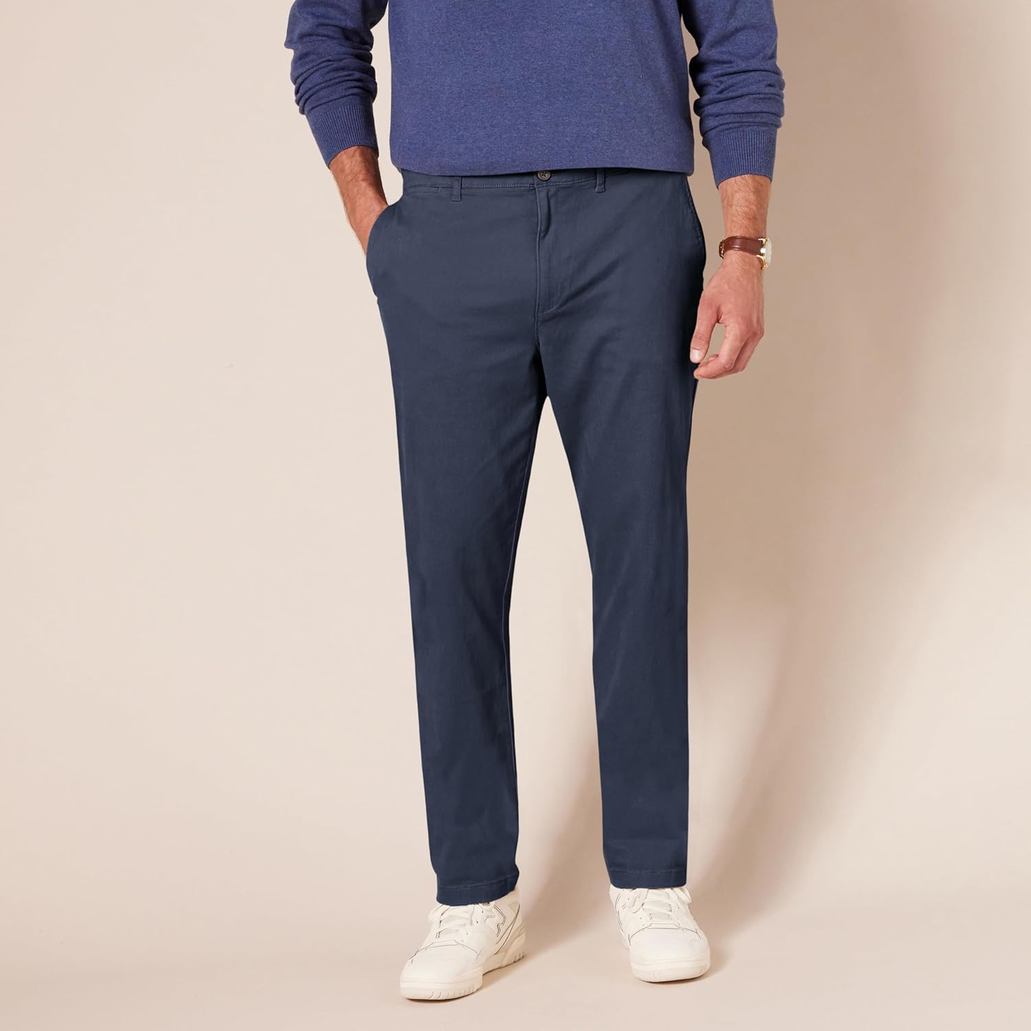 Thumbnail 5 de Amazon Essentials pantaloni chino casual elasticizzati con vestibilità slim uomo