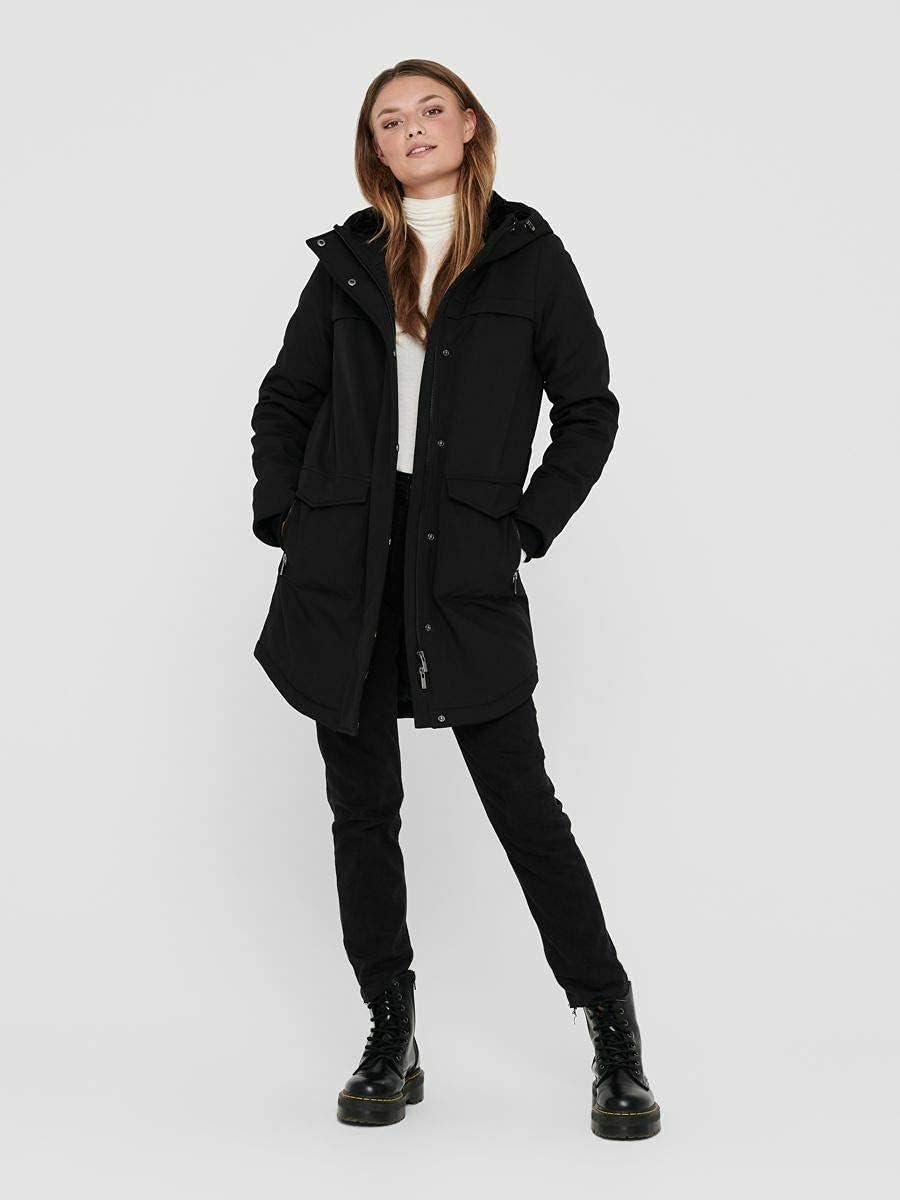Detalle de ONLY Puffer Jacket ONLMAASTRICHT: la parka imbottita da donna pensata per giornate difficili