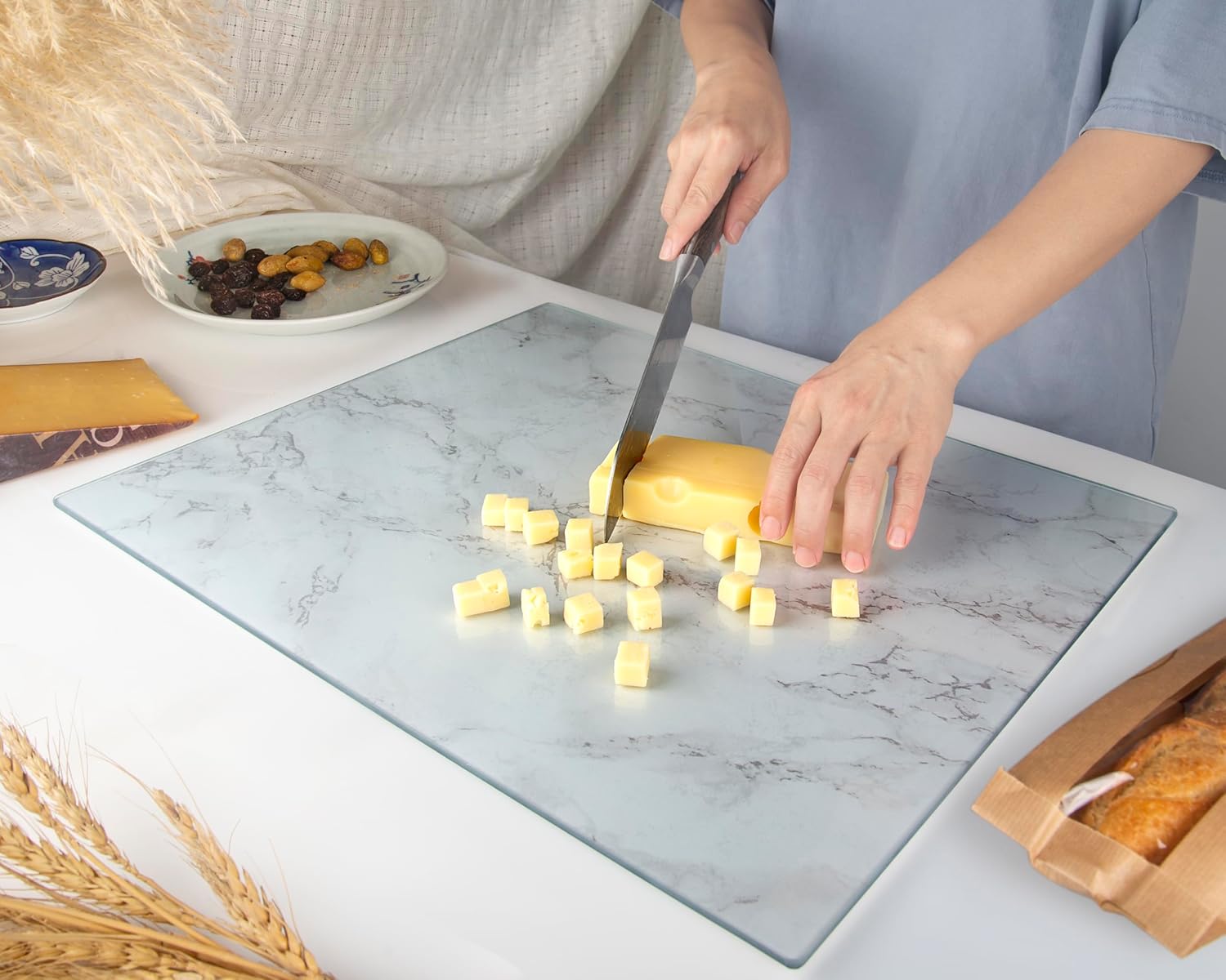 Thumbnail 4 de Kitchenville Glass Chopping Board 50x40cm (Grey Marble) tempered glass worktop saver