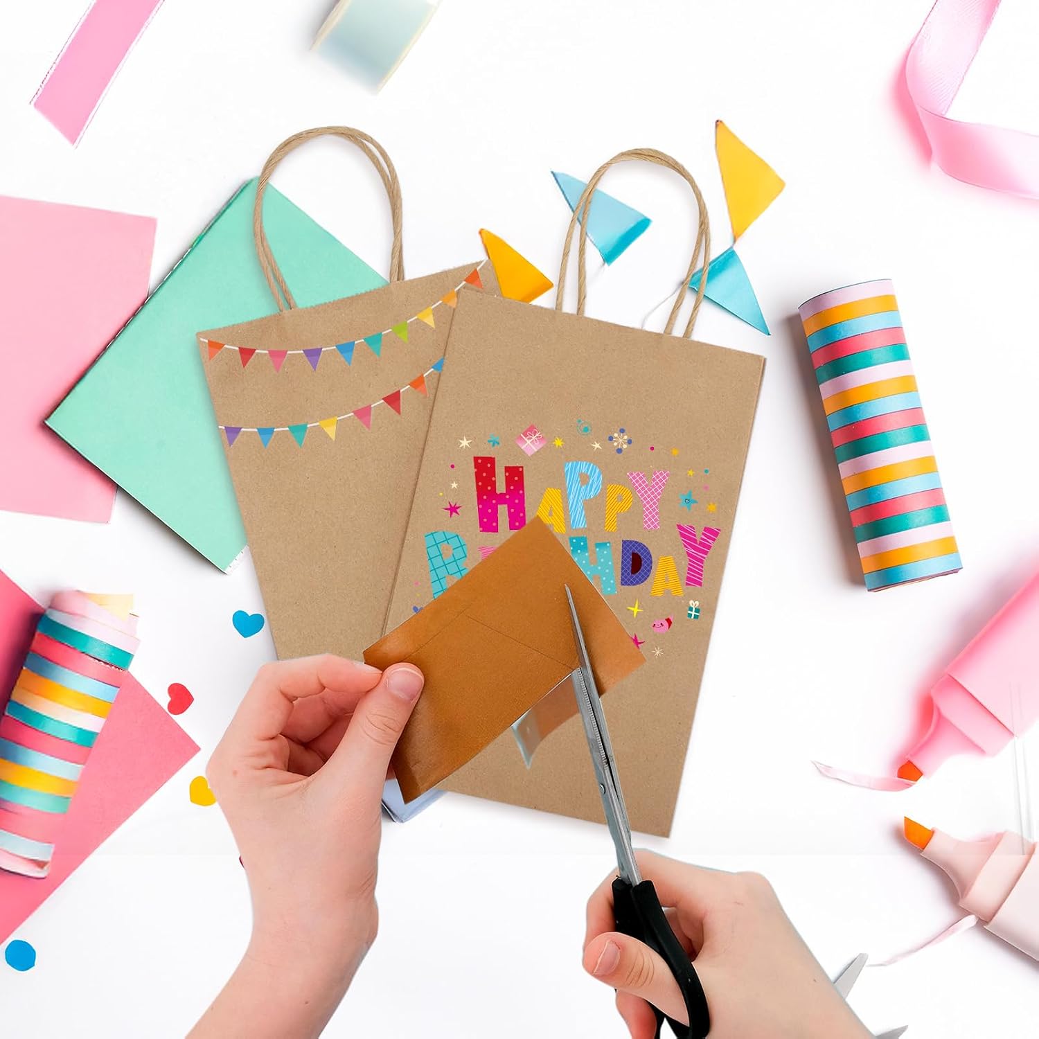Detalle de MESHA Kraft Gift Bags 200 Pack – 5.25x3.75x8 Inch Small Brown Paper Bags with Handles (Made in USA)