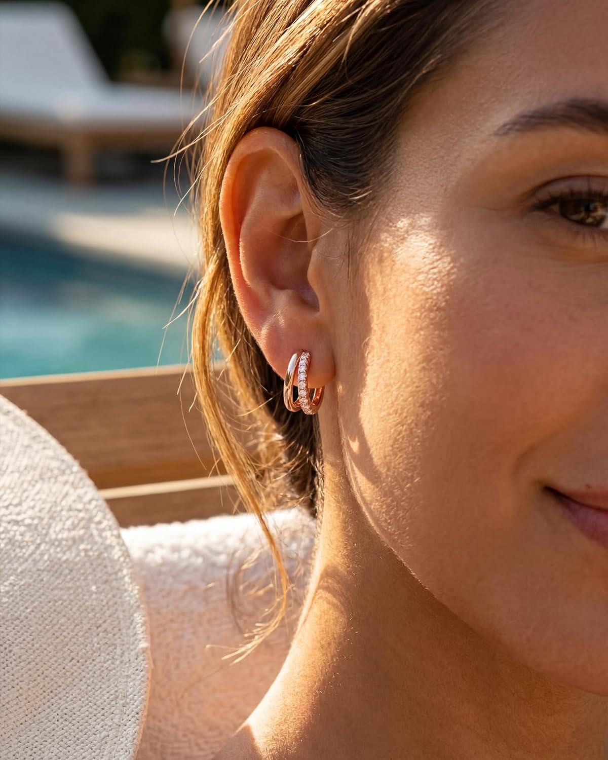 Detalle de MUMREUES Ohrringe Gold Creolen 14K Vergoldet – Huggie Creolen mit Zirkonia, hypoallergen und wasserfest