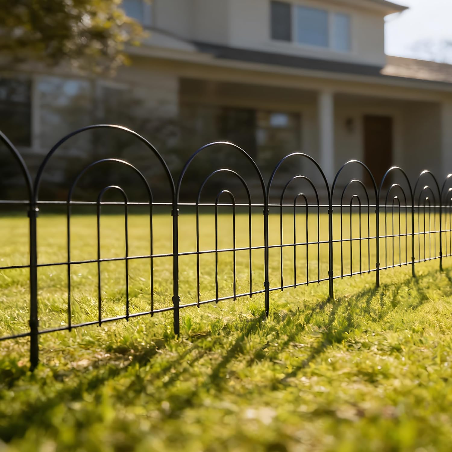 Detalle de Thealyn Metal Garden Fence 60cm H x 33cm W (25 Panels, 8.2m Total) No-Dig Outdoor Border Fence for Flower Beds, Yard, and Dog Enclosures