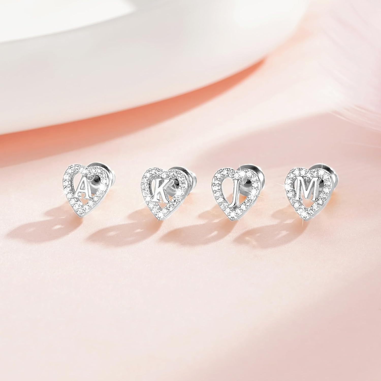 Thumbnail 4 de Miss Chipmunk Heart Stud Earrings