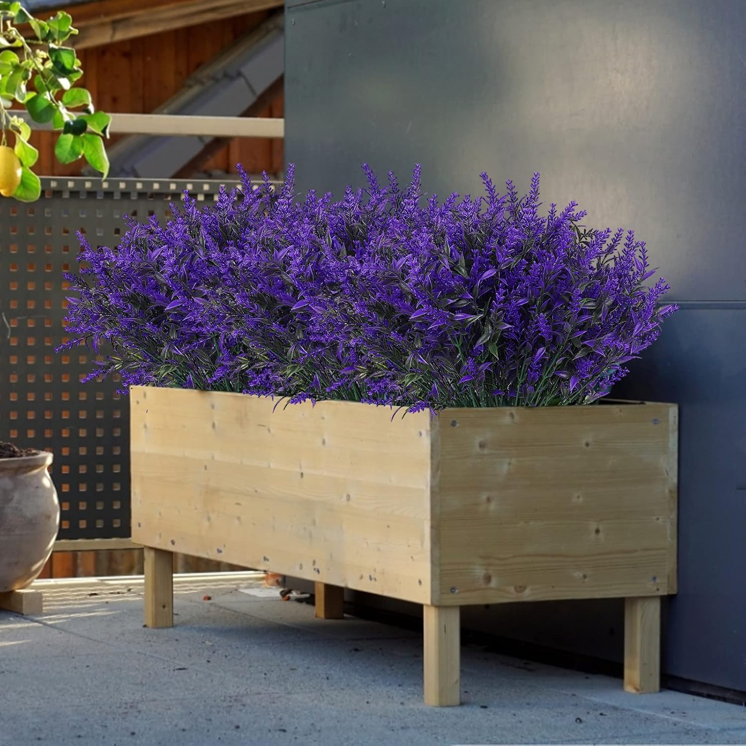 Detalle de Artificial Lavender Outdoor Flowers, 12 Bundles UV-Resistant – No Fade Faux Lavender for Porch & Garden
