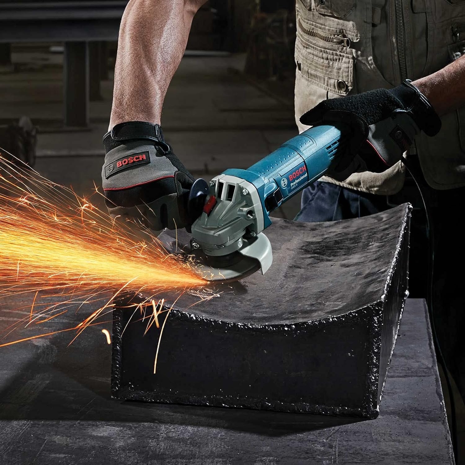 Thumbnail 1 de Bosch Professional GWS 9-115 S 900W Corded Angle Grinder (110V) with Auxiliary Handle