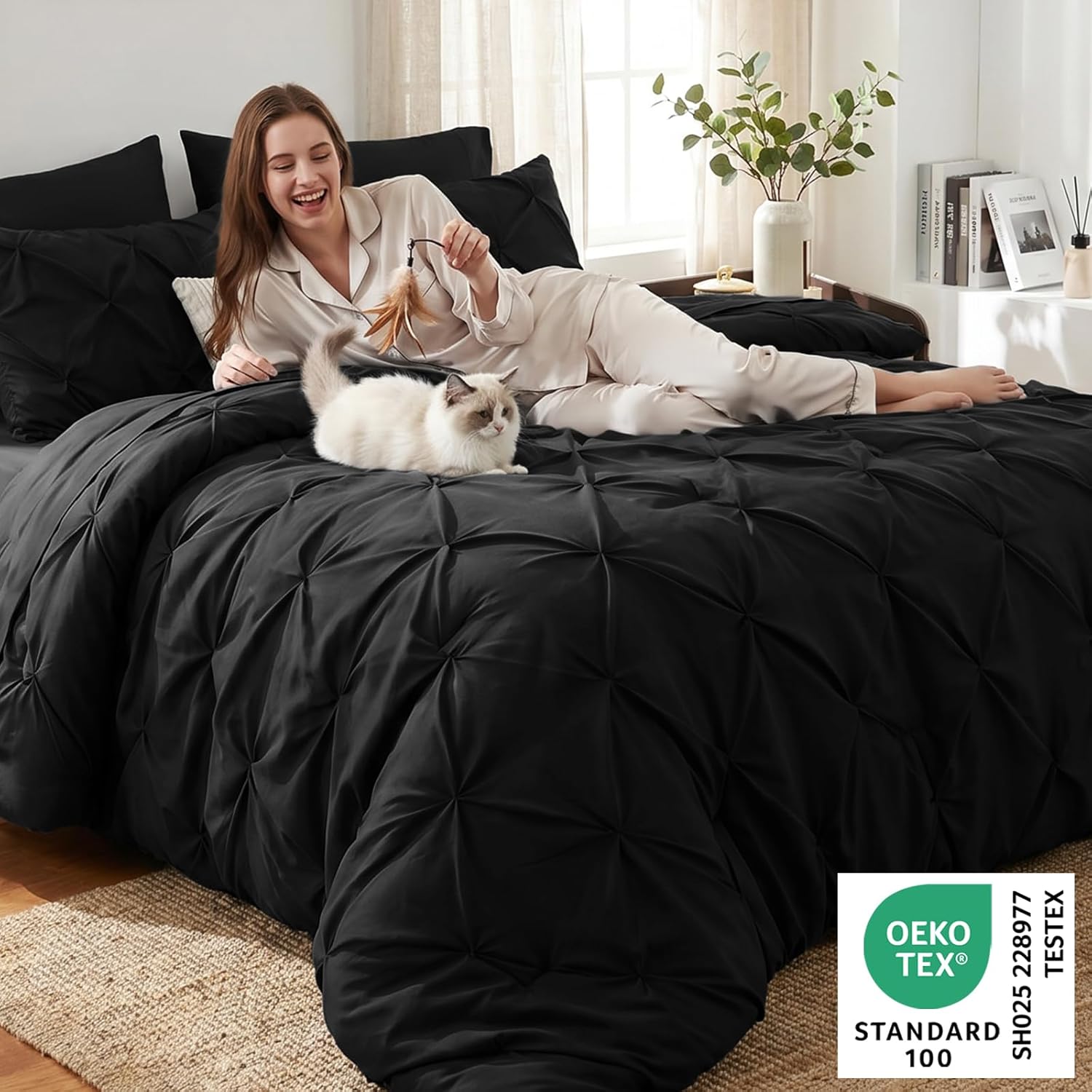 Detalle 2 de CozyLux Queen Comforter 7-Piece Pintuck