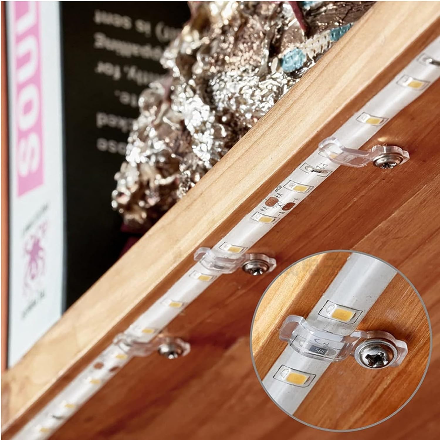 Detalle 2 de Lihetymg 129L021 ledstripbevestigingsclips voor strips van 10–12 mm, 100 stuks