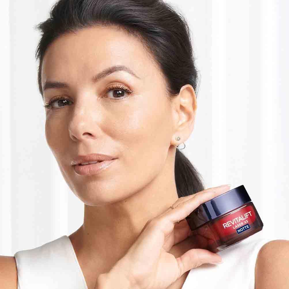 Detalle de L'Oréal Paris Crema Viso Notte Revitalift Laser Tripla Azione – Azione Antirughe e Anti-Età, 50 ml