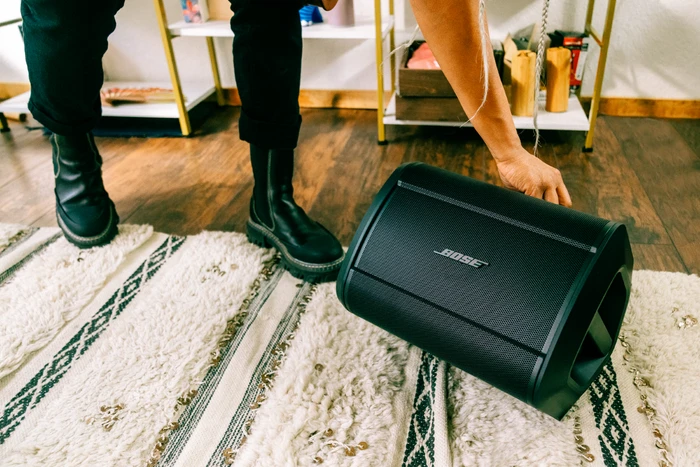 Detalle de Bose S1 Pro Plus Schwarz: mobiler PA-Lautsprecher für Musik, Mikrofon und mehr