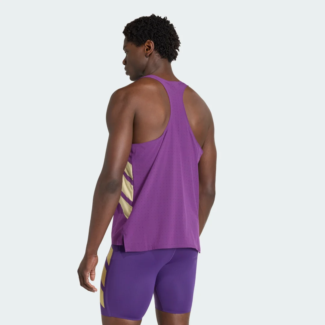 Detalle 2 de Camiseta sin mangas Adizero Road to Records de Adidas – ligera, violeta y pensada para entrenar