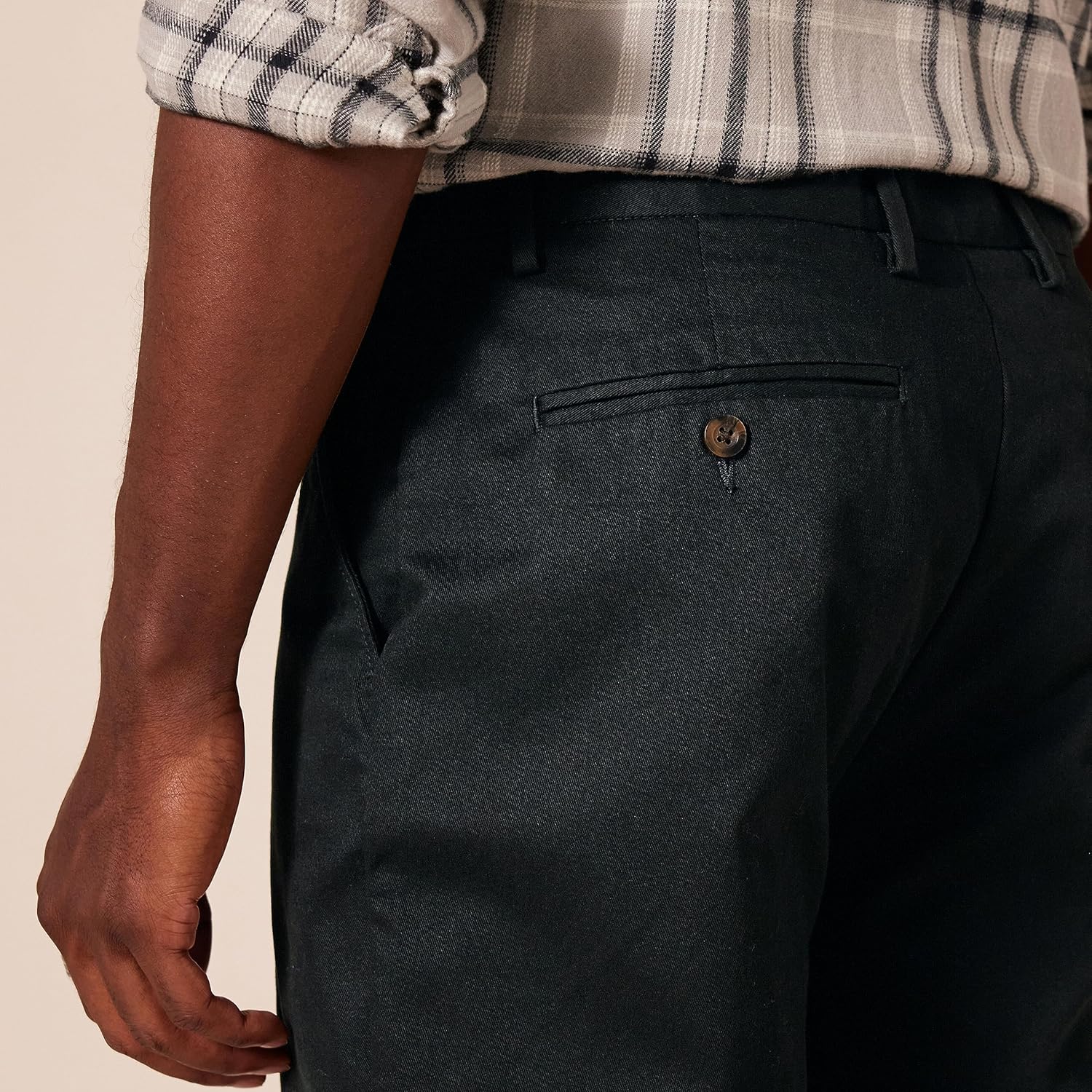 Thumbnail 3 de Amazon Essentials Men’s Classic-Fit Wrinkle-Resistant Flat-Front Chino Trousers (Big & Tall)